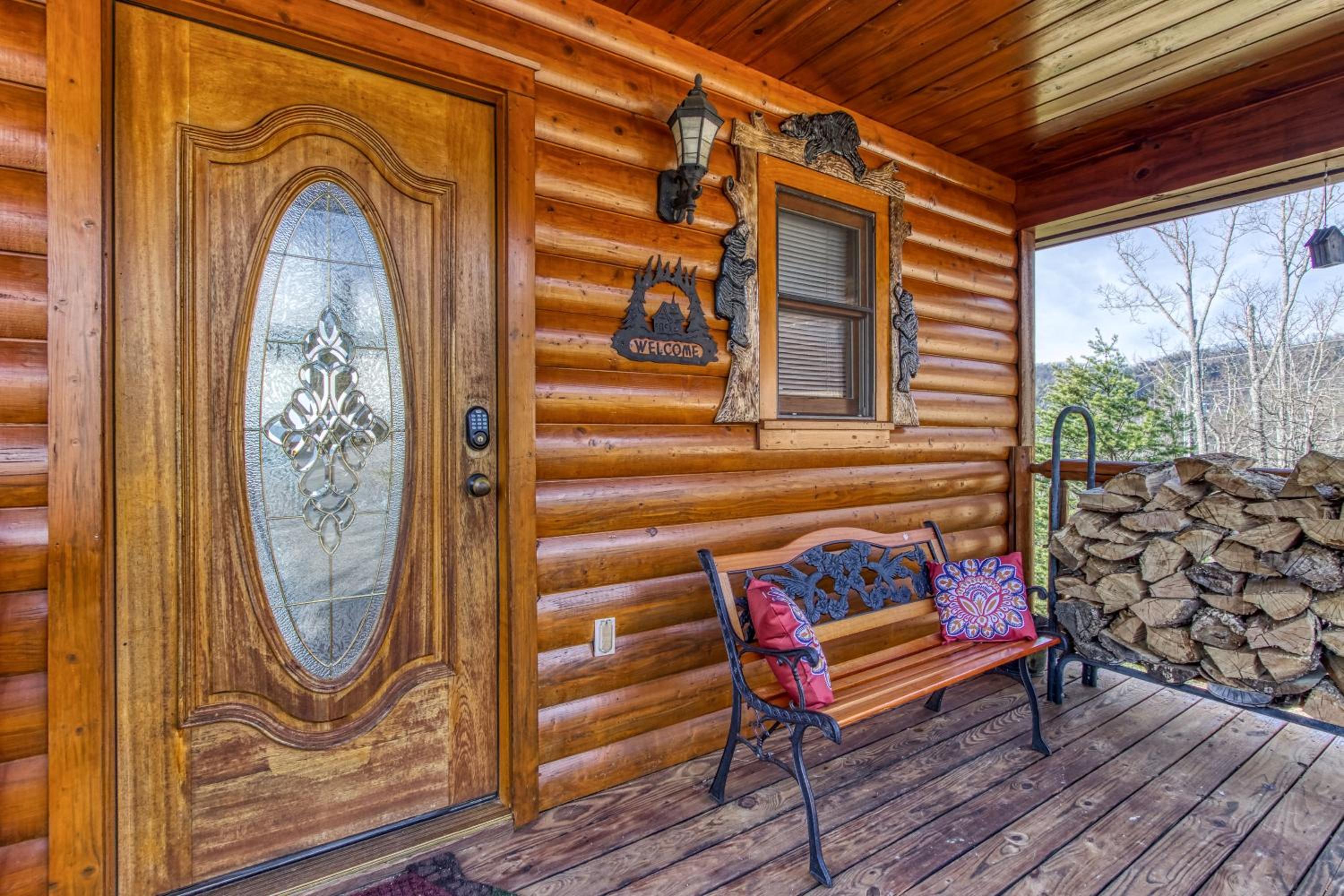 Mountains 4 Miles - Panoramic Views, Hot Tub & Fire Pit near Pigeon Forge view 4