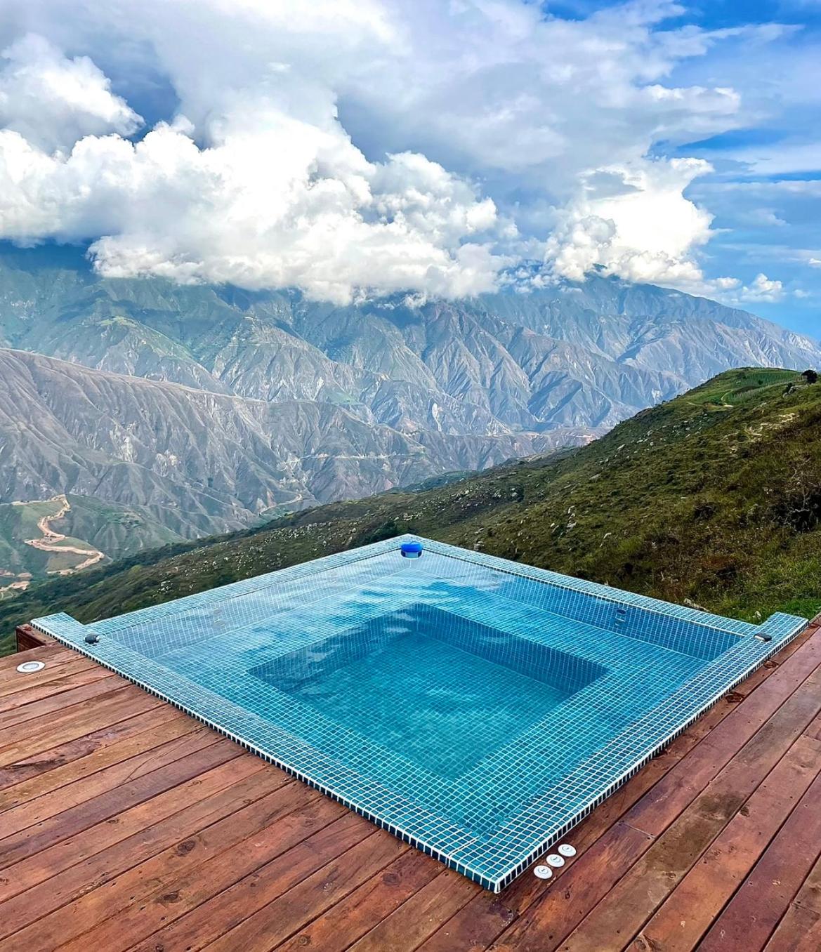 Monteza Lujo Natural view 4