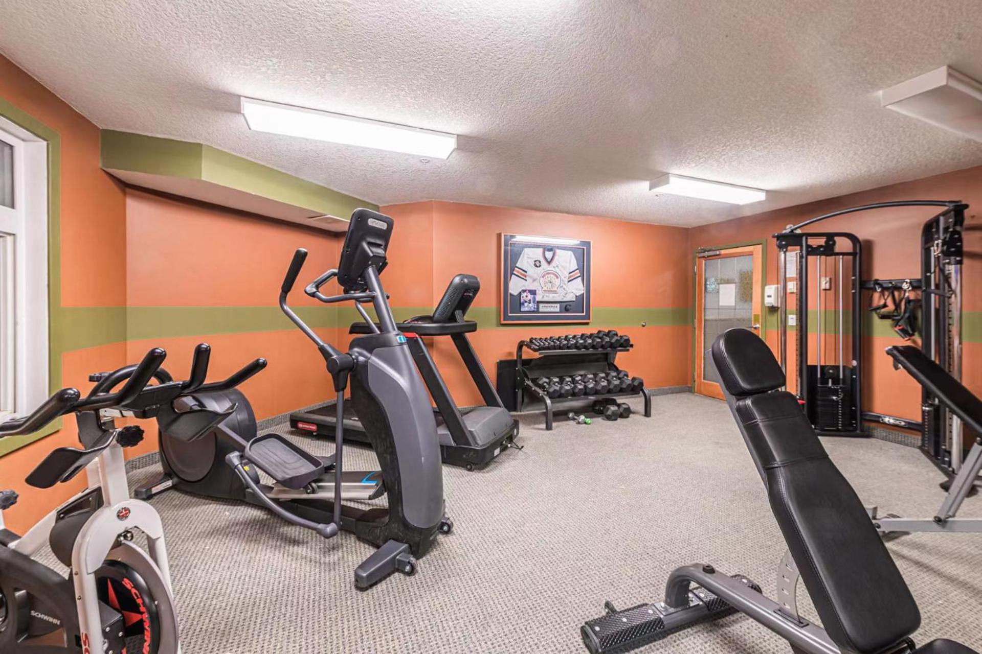 Windtower Lodge Queen Bed Suite-UGParking&Walking2DT