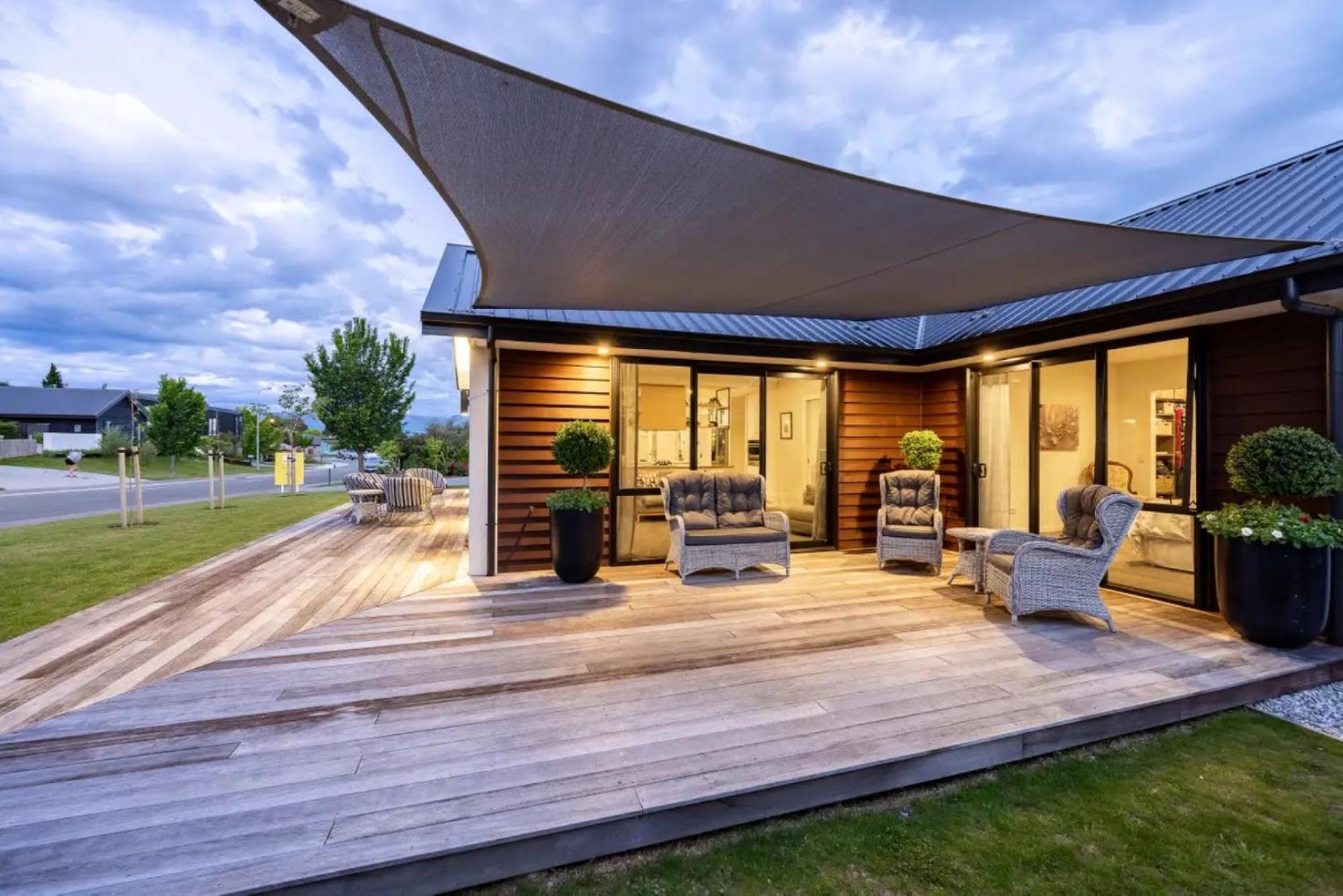 Wanaka's Oasis Escape view 5