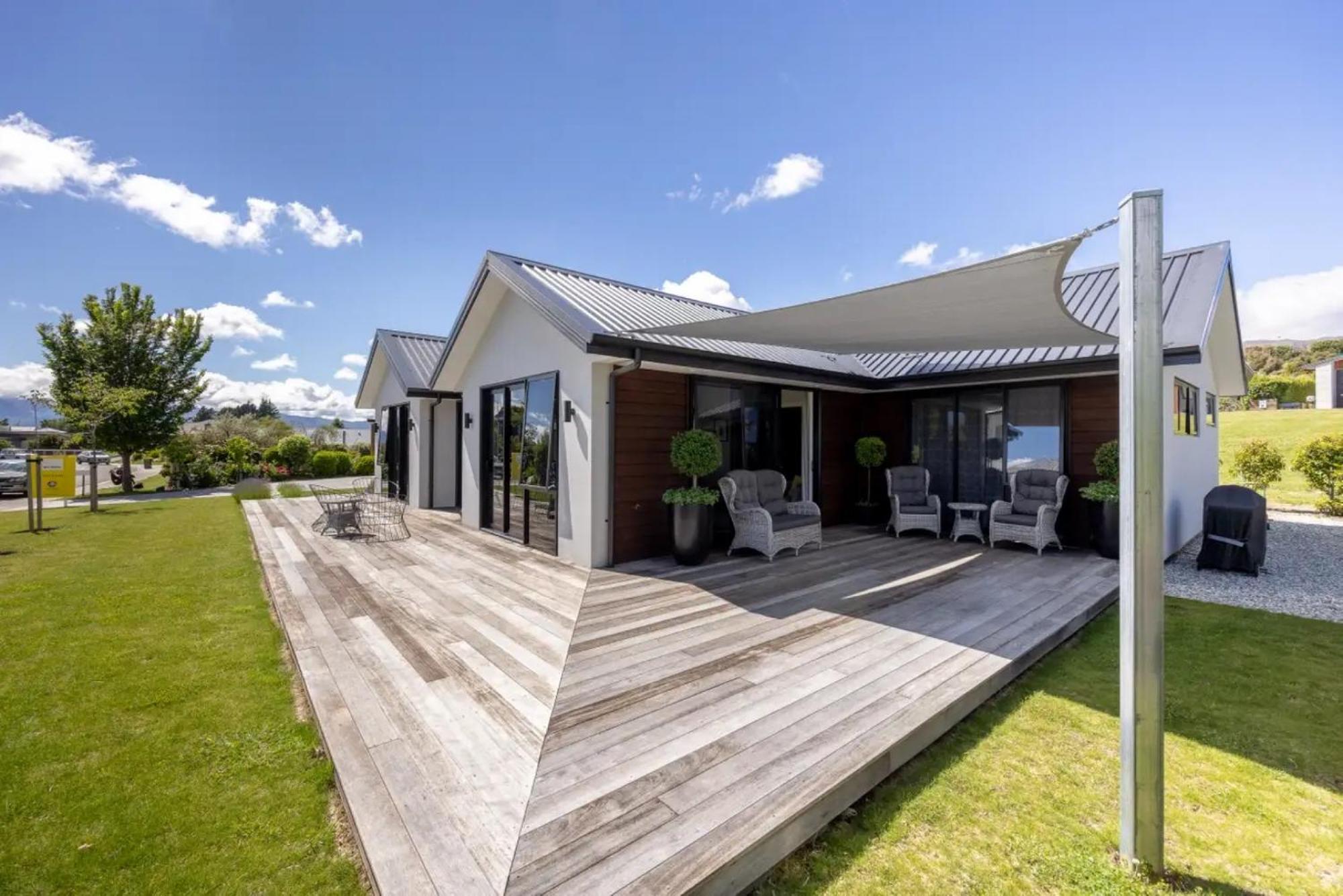 Wanaka's Oasis Escape view 2