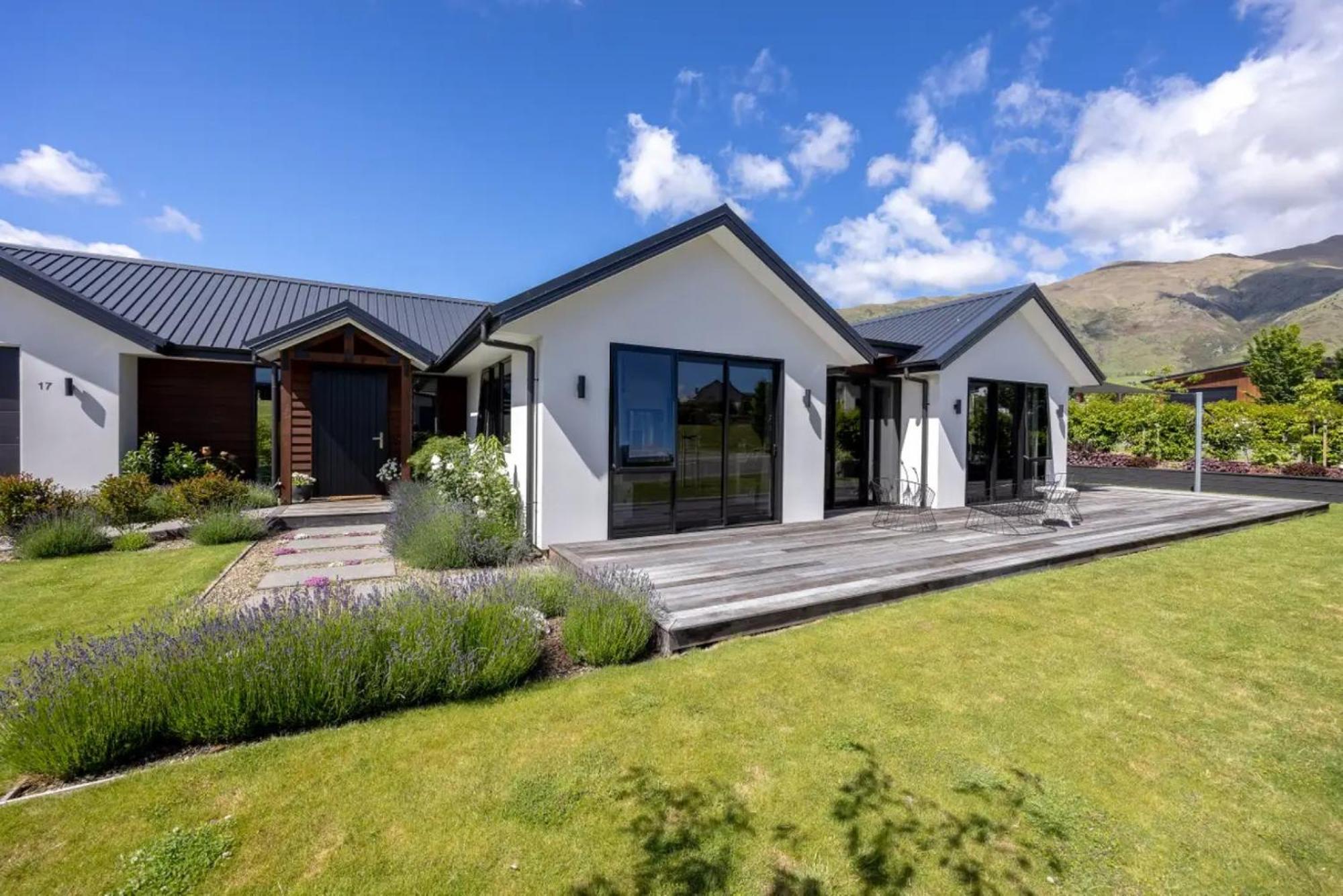 Wanaka's Oasis Escape view 3