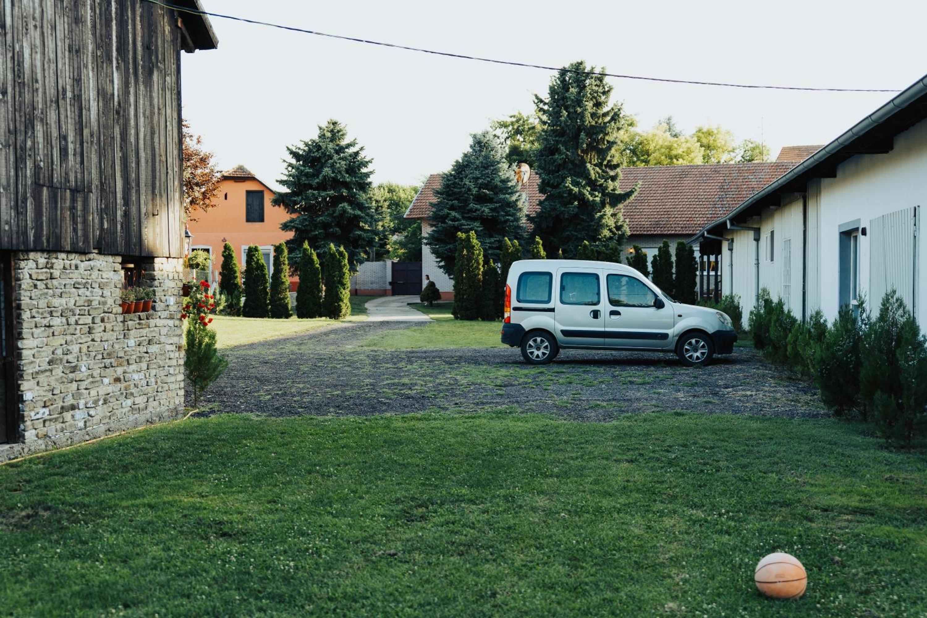 Photo 16