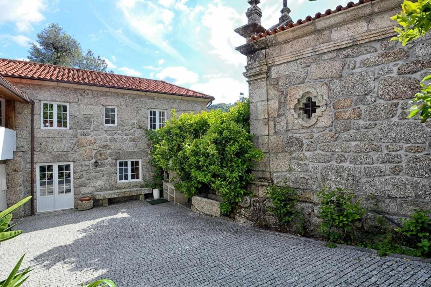 Casa de Barreiros (Camélias de Basto) view 5