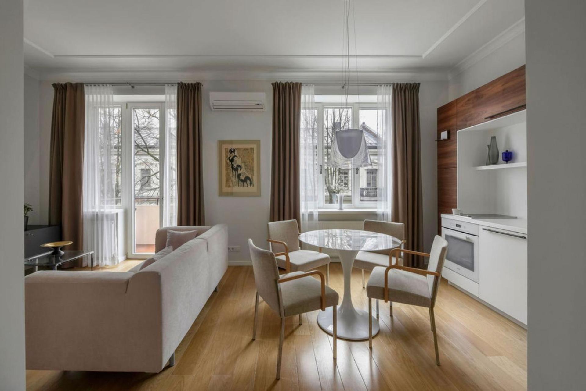 Design Studio Apartment with Balcony by Domvia view 5