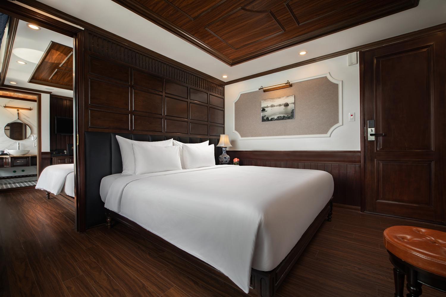 La Casta Regal Premium Lan Ha Bay Cruise, Private Luxury Balcony and Bathtub Suites Experience view 4
