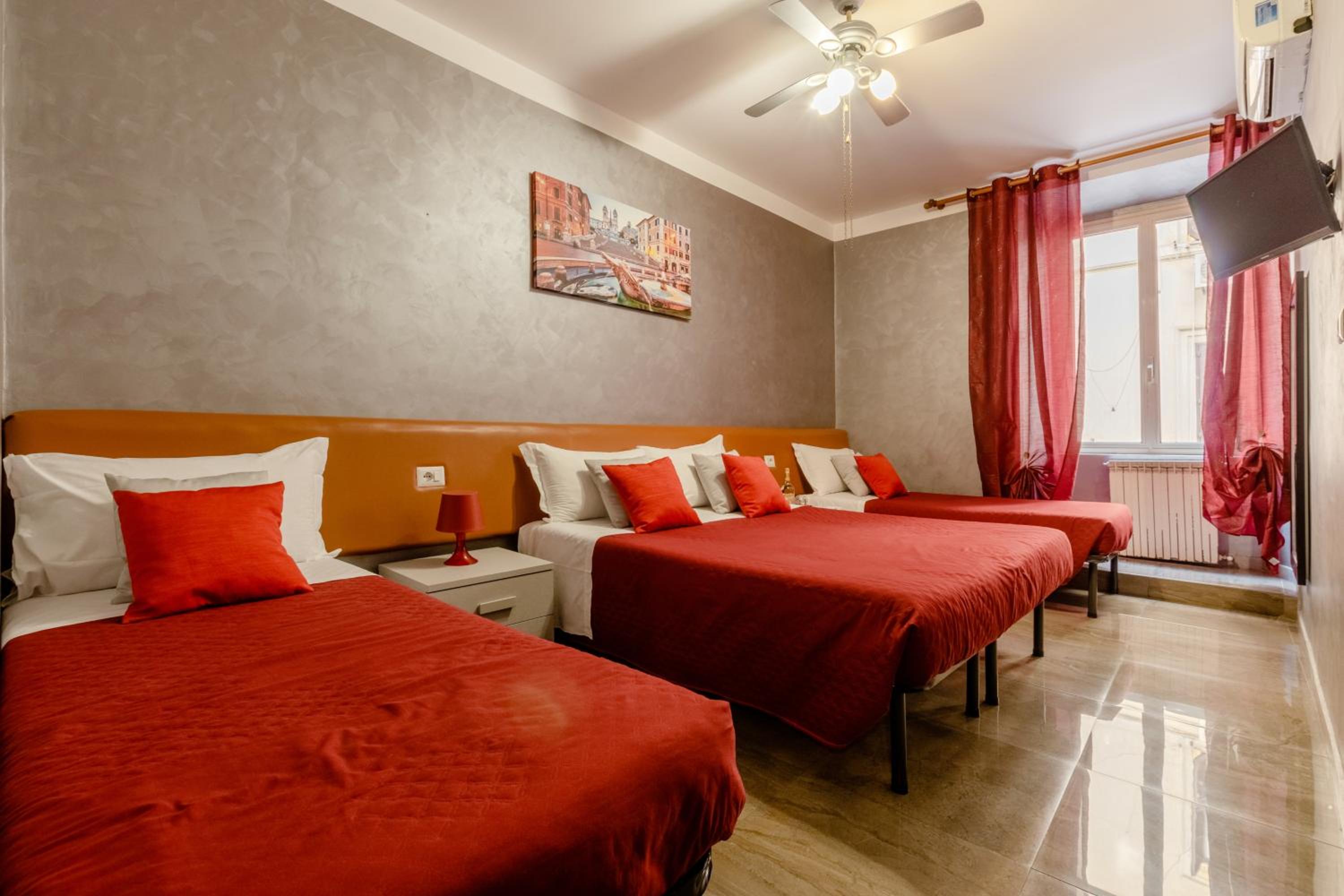 4-Bdr Apt among Colosseum&Termini 10-people