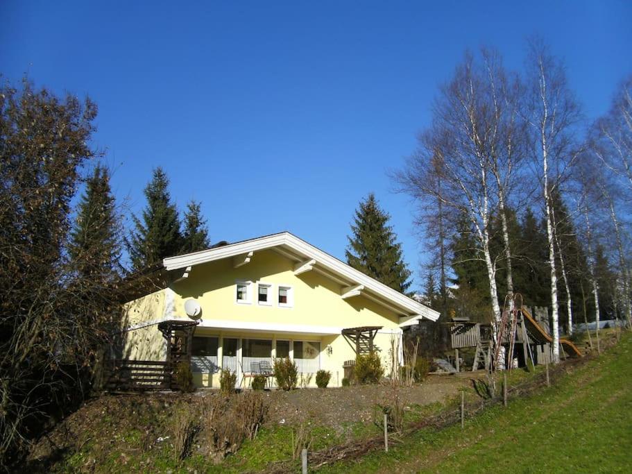Großes Ferienhaus in ruhiger Lage - WLAN b. 9 Per.