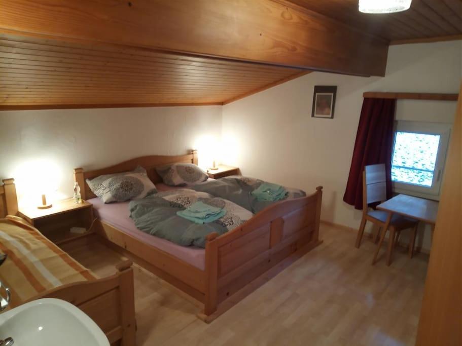 Großes Ferienhaus in ruhiger Lage - WLAN b. 9 Per.