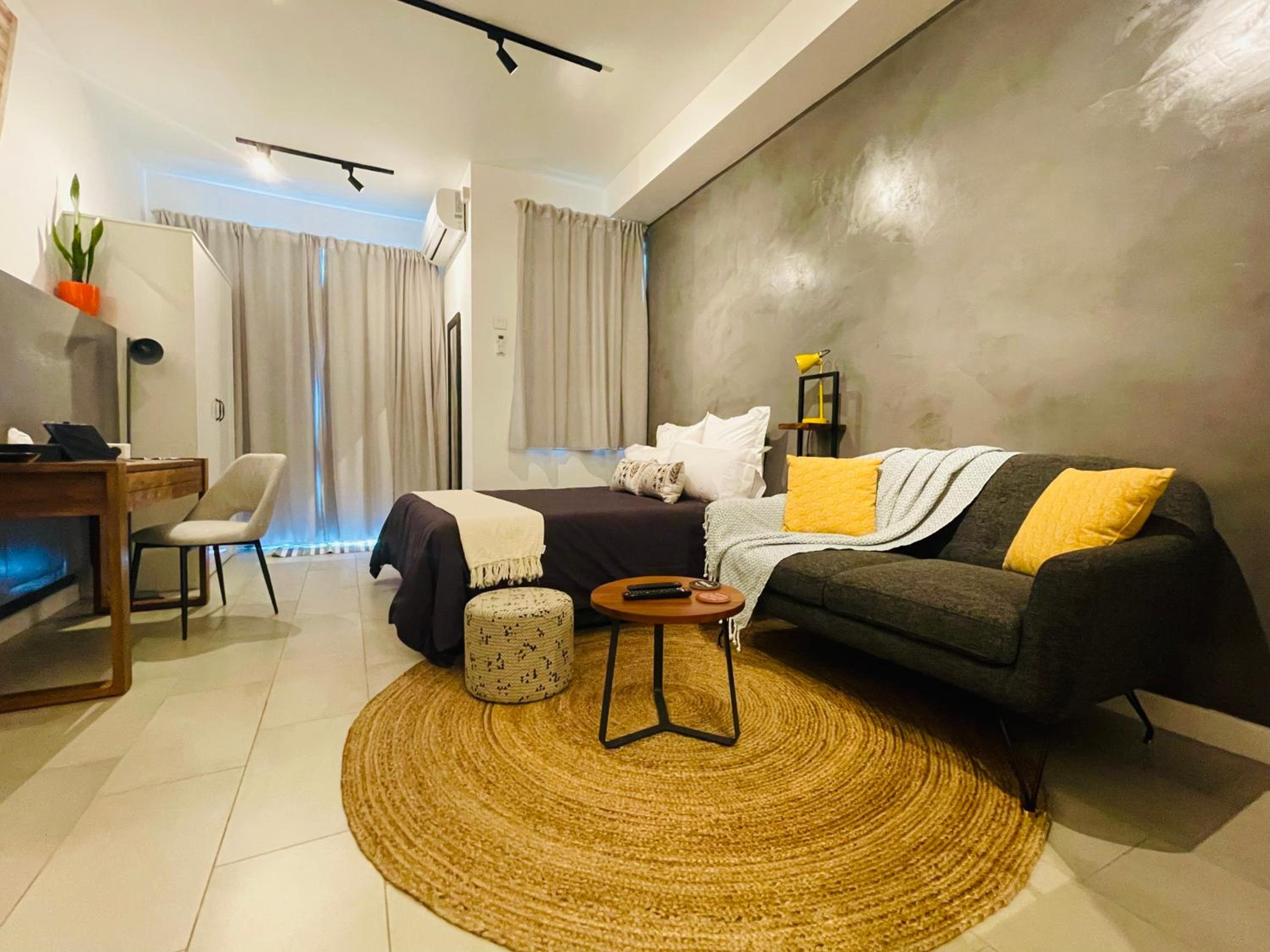 Studio 213 - Ebene Square