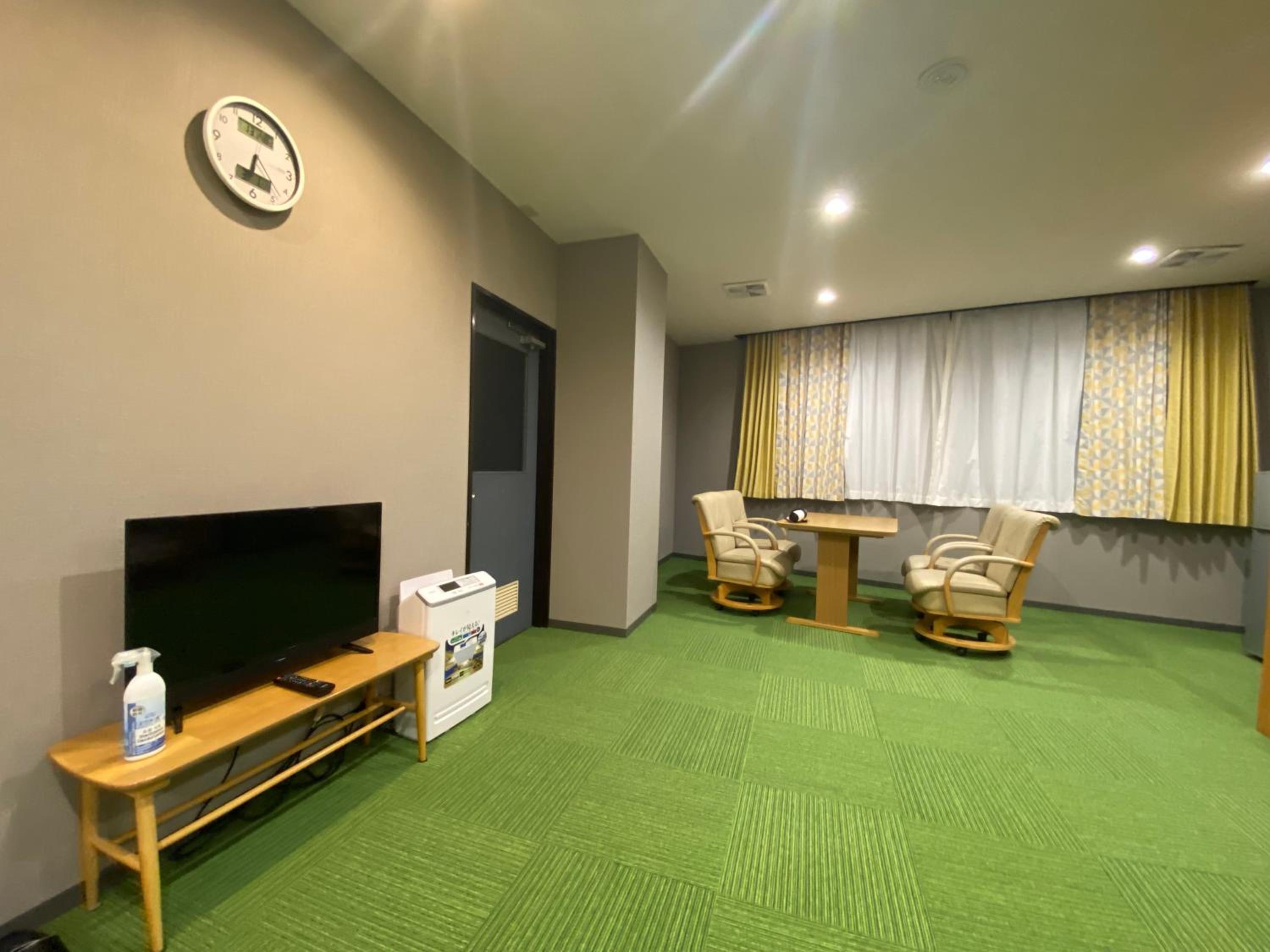 kdy ｽﾃｲﾊｳｽ 2段ベットの広い客室みんな一緒に泊まれる view 3