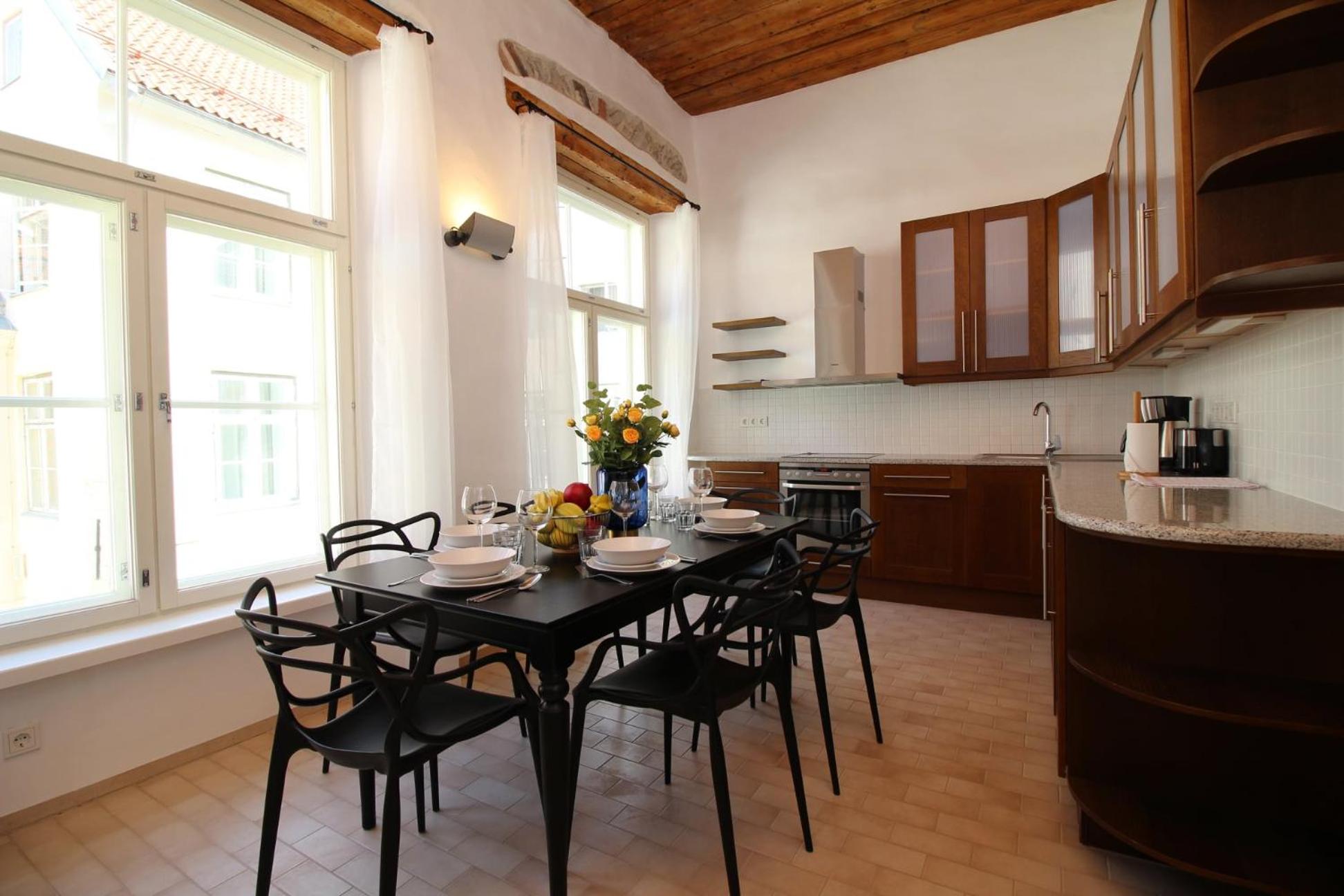 Tallinn Vacations - Tallinn City Apartments 2 bedroom 2 bathroom luxury property with balcony in Old Town - Property Image 6