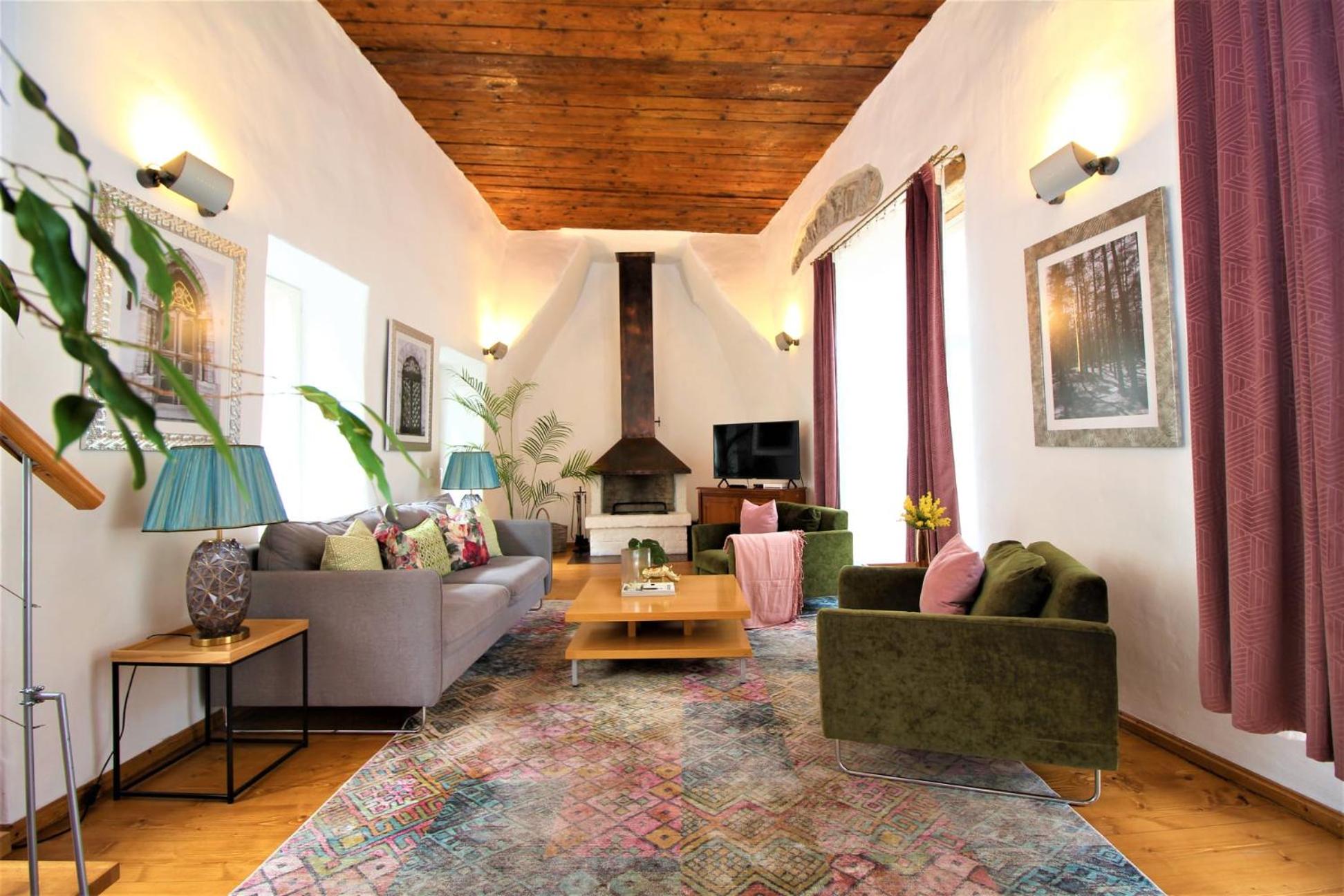 Tallinn Vacations - Tallinn City Apartments 2 bedroom 2 bathroom luxury property with balcony in Old Town - Property Image 1