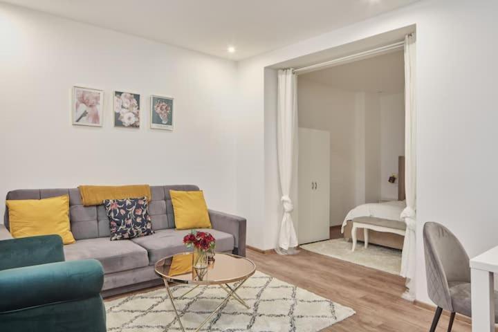 Nice and cozy apartment right at TV tower
