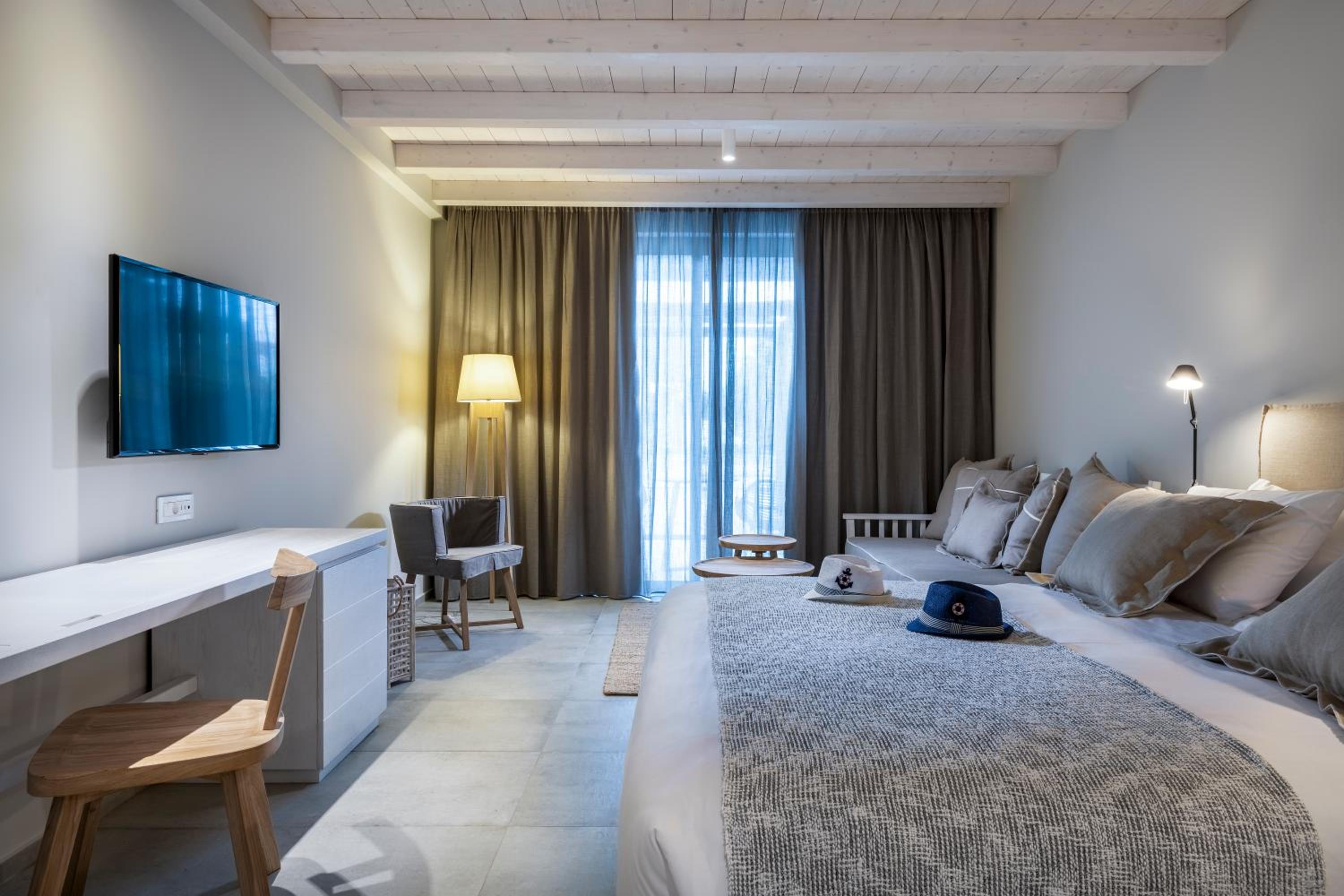 Caravia Beach Hotel