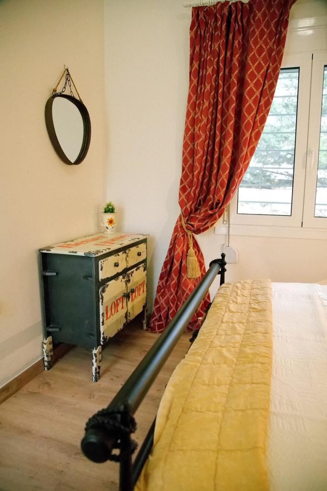 Aroura Homes Garden House 2BR 2BA Free Parking