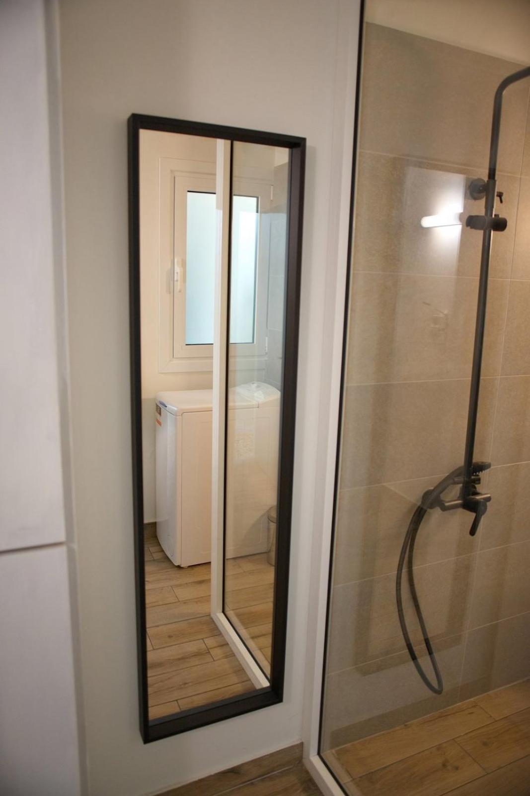 Aroura Homes Garden House 2BR 2BA Free Parking