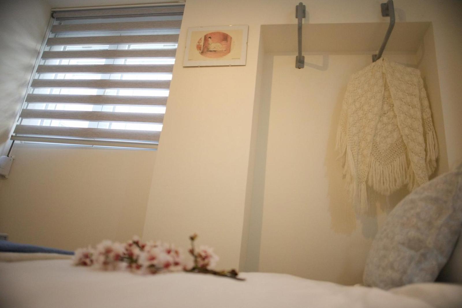 Aroura Homes Garden House 2BR 2BA Free Parking