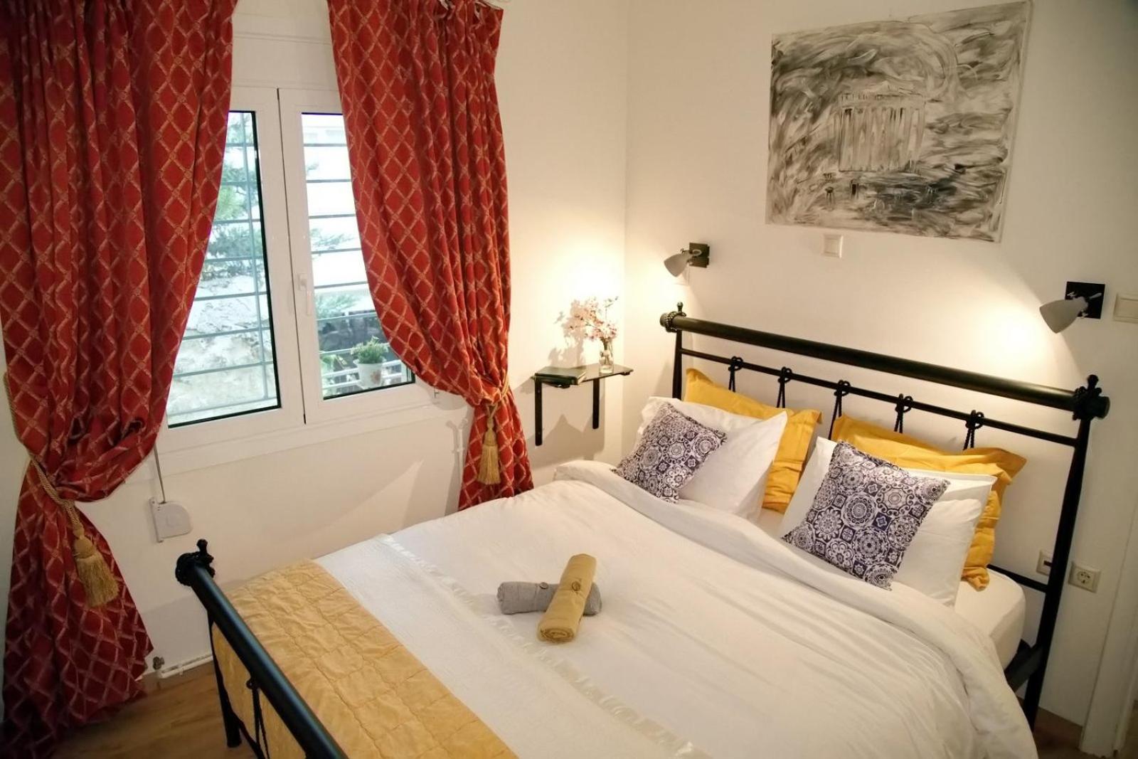 Aroura Homes Garden House 2BR 2BA Free Parking