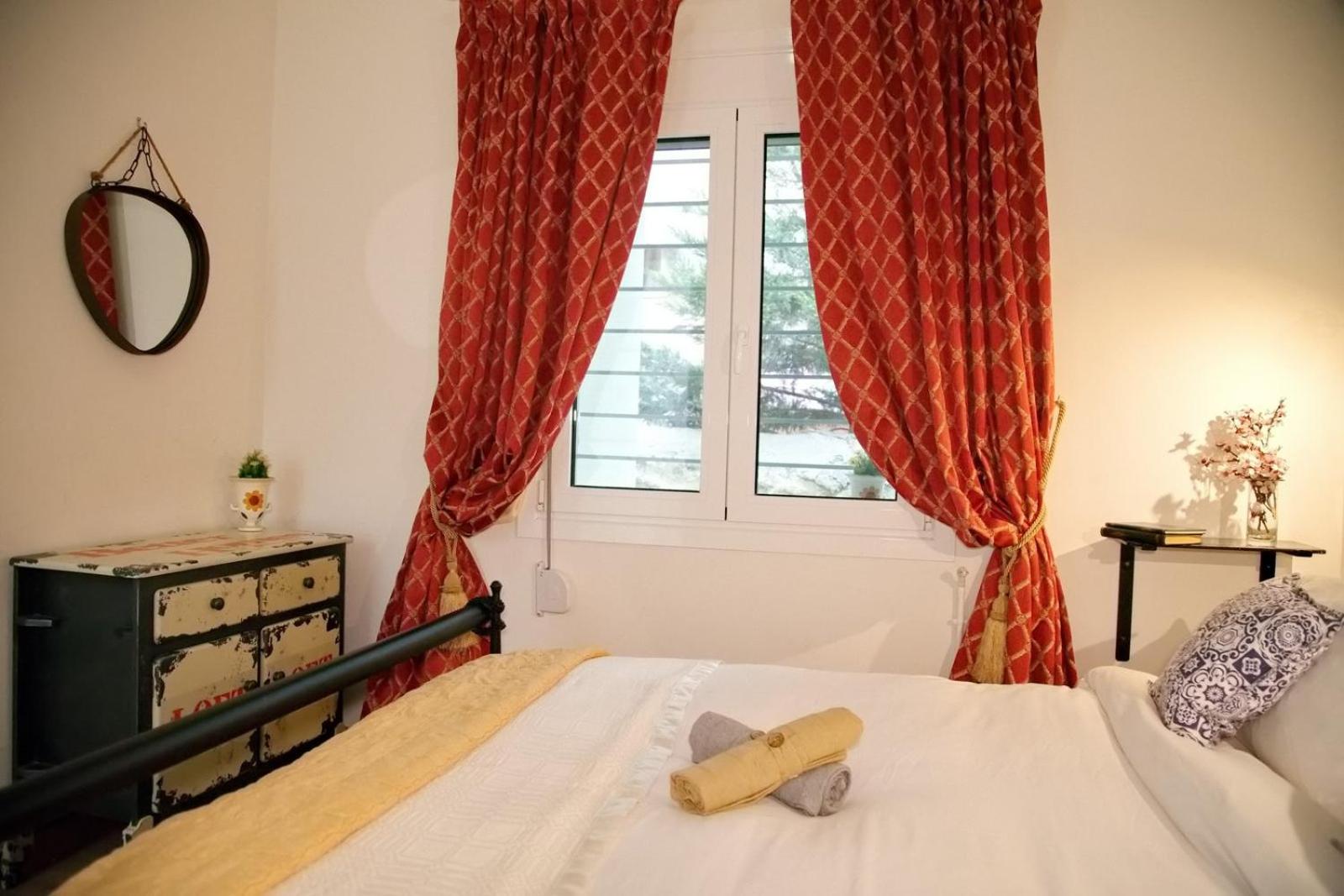 Aroura Homes Garden House 2BR 2BA Free Parking