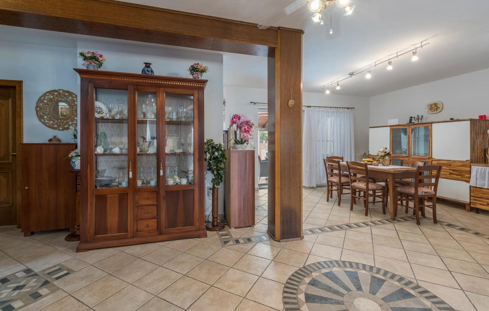 Villa Vallis Aurea for max 10 Persons with pool Kukci Poreč