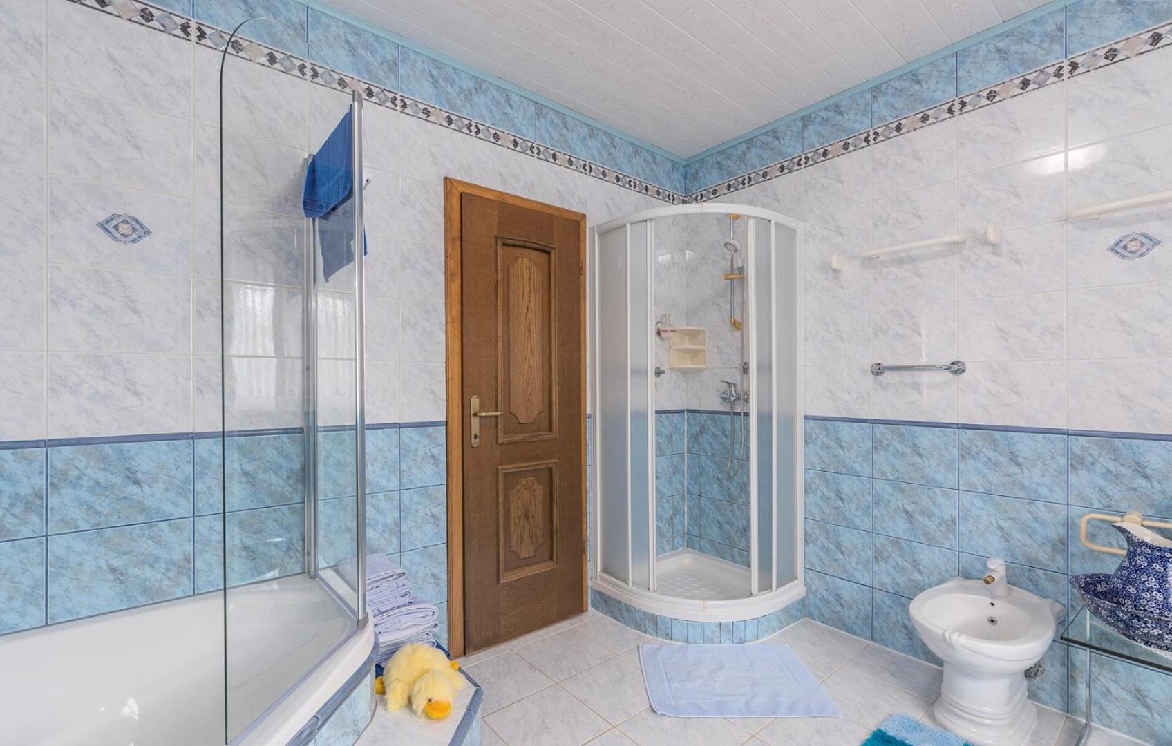 Villa Vallis Aurea for max 10 Persons with pool Kukci Poreč