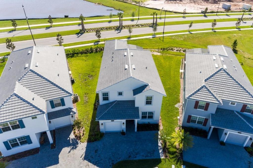 Five bedroom home is ideal for an elegant vacation view 4