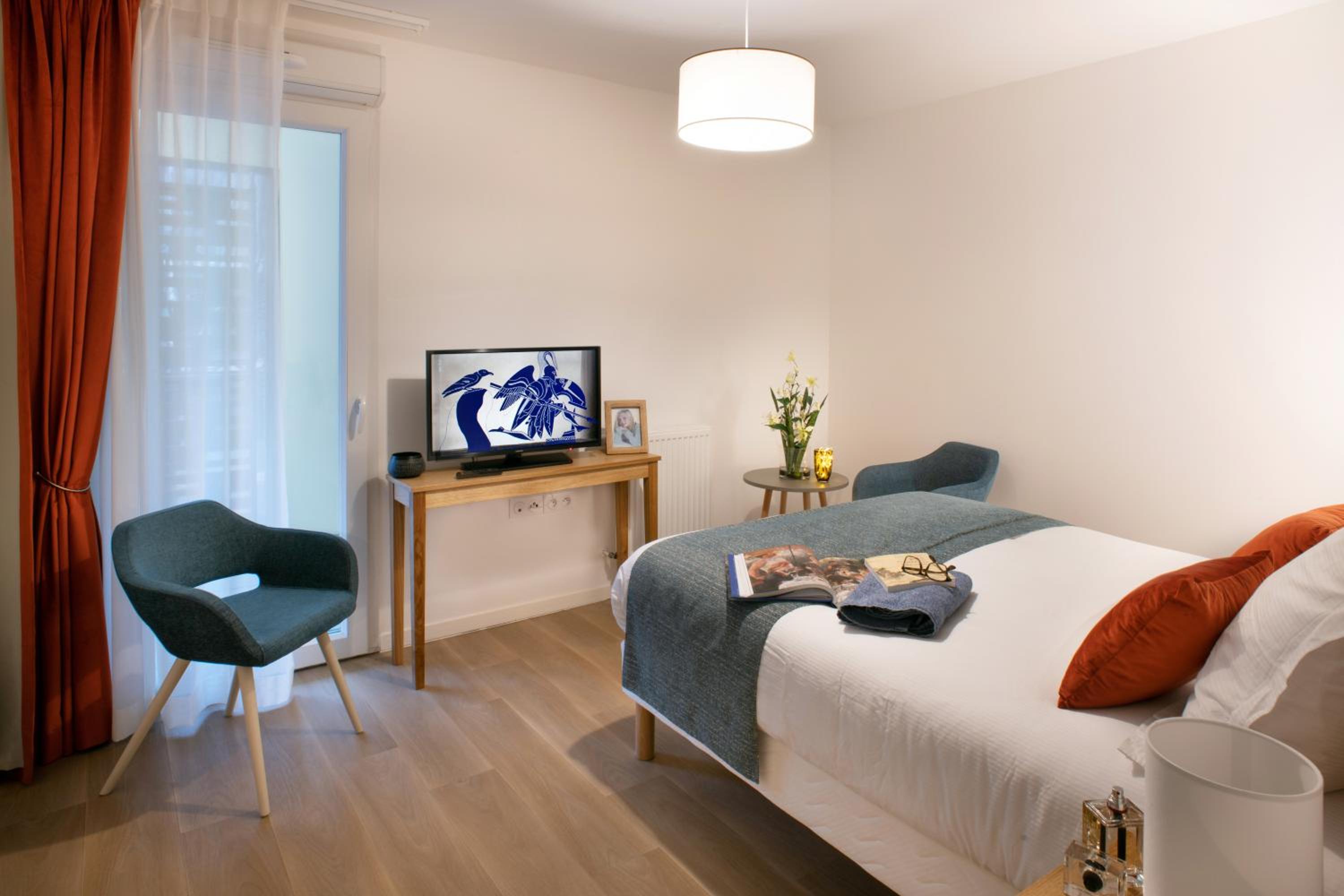 hotel room