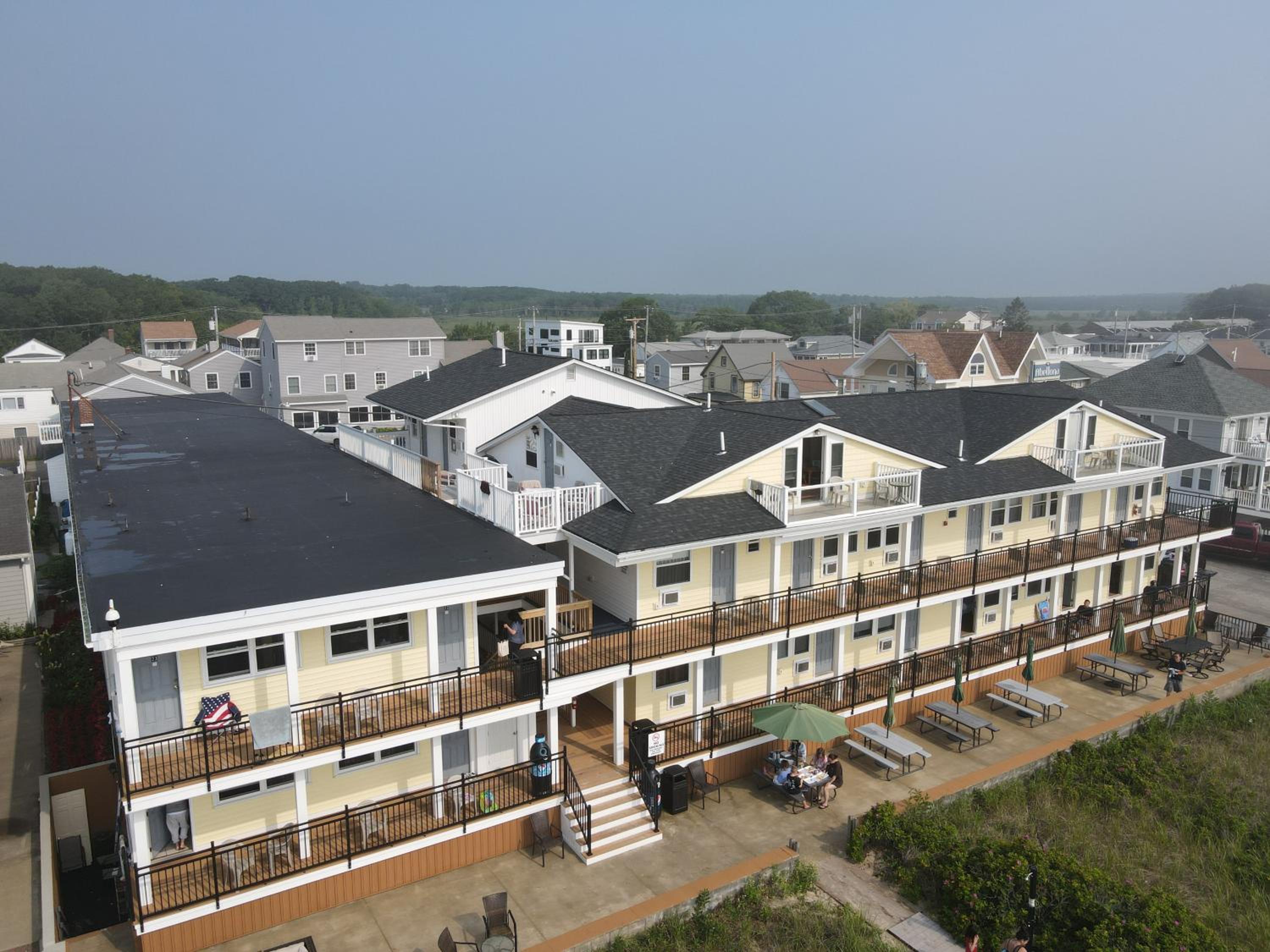 Abellona Inn & Suites