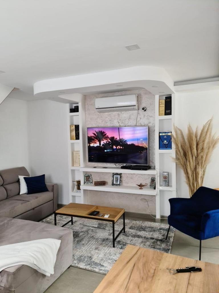 Sea side apartment view 4