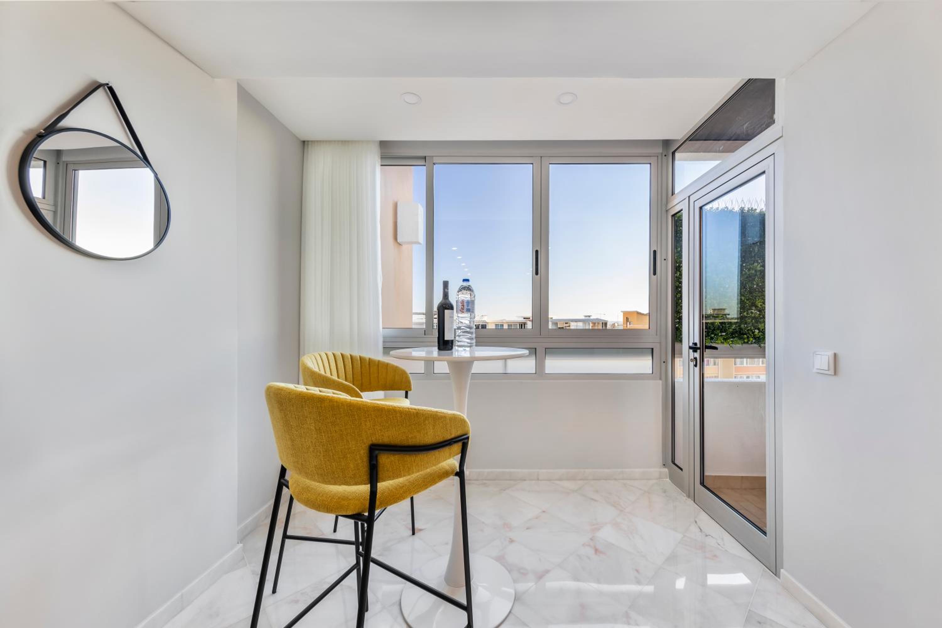 Hotel Faro Main Avenue Apartment - Image 1