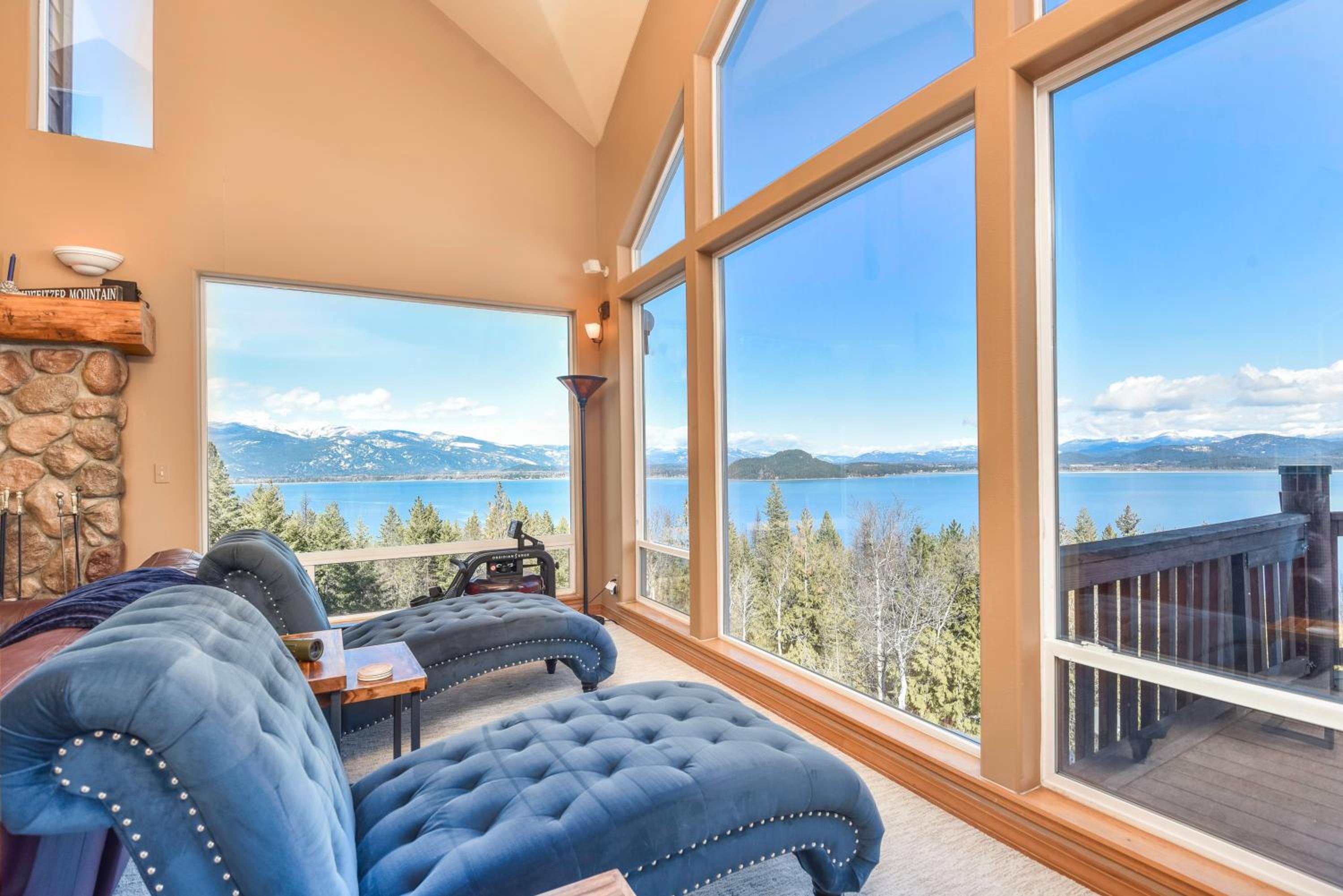 Moosewood Haven - Ideal Lakeside Retreat view 4