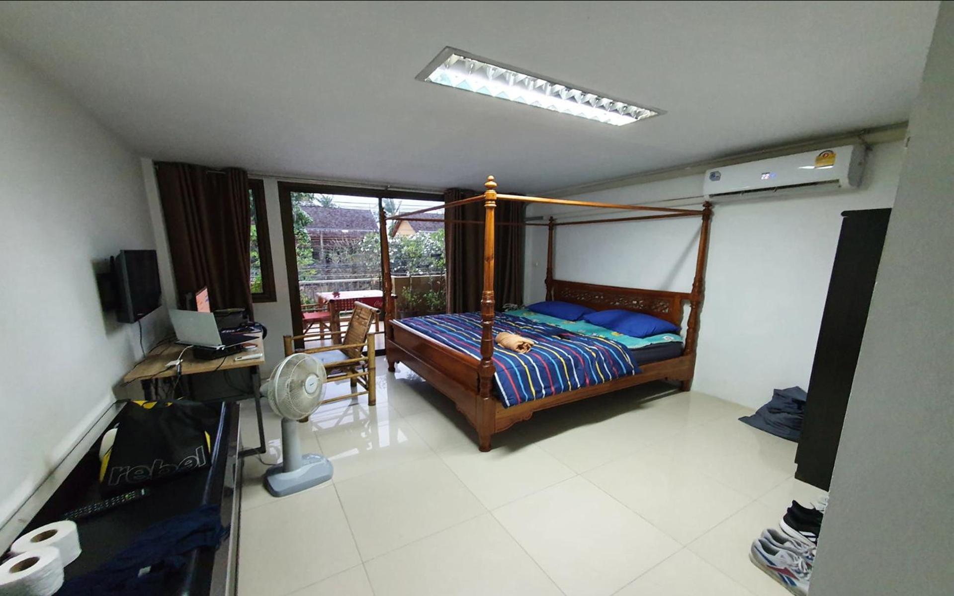 P & T Guesthouse