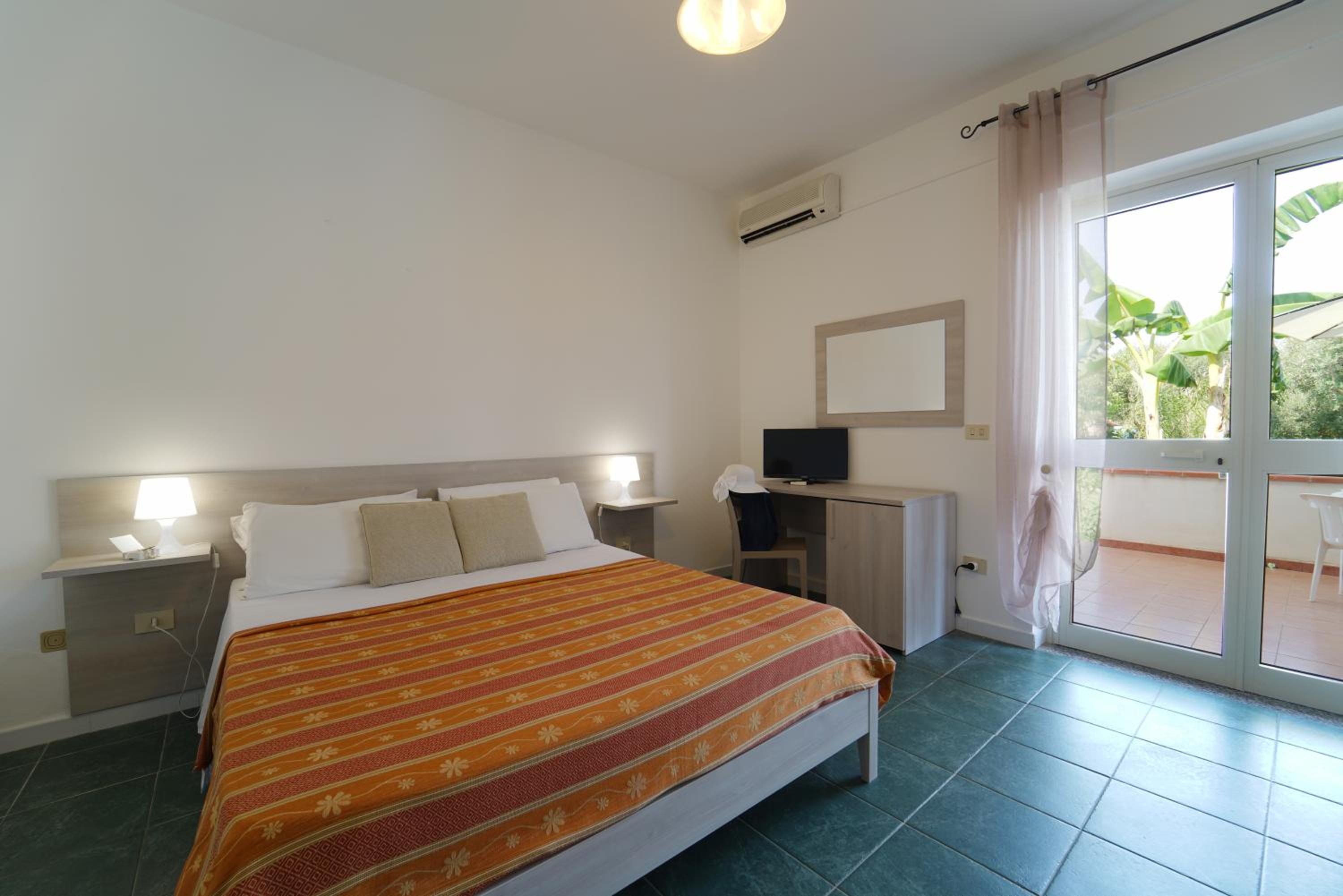 Europa rooms and restaurant view 5