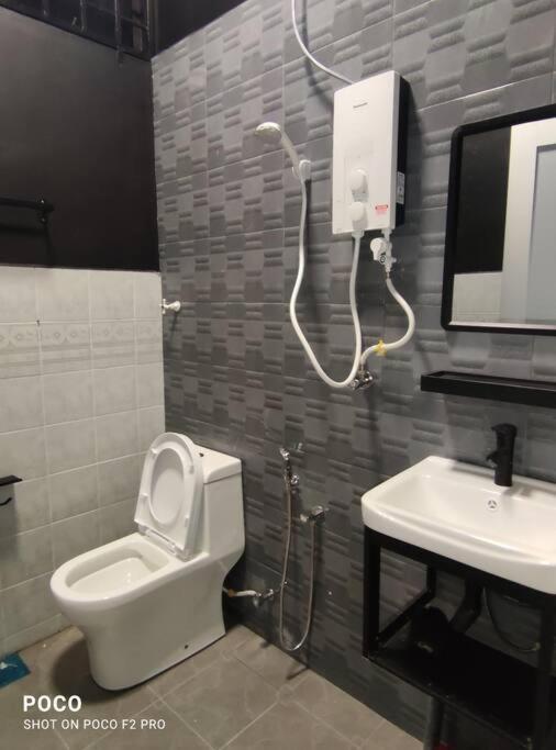 55 homestay 4-bedrooms guesthouse in Bukit Bakri Muar Johor photo 3