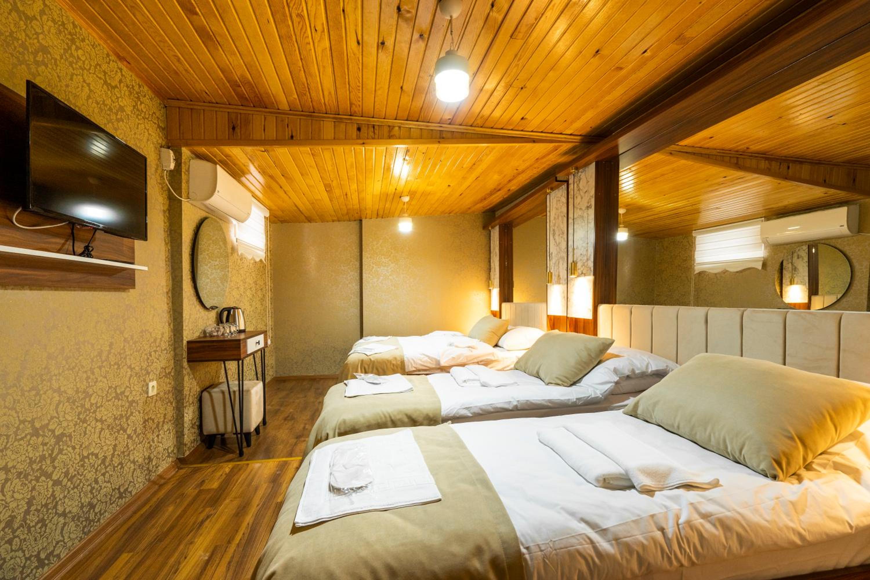 Candy Otel - Image 63