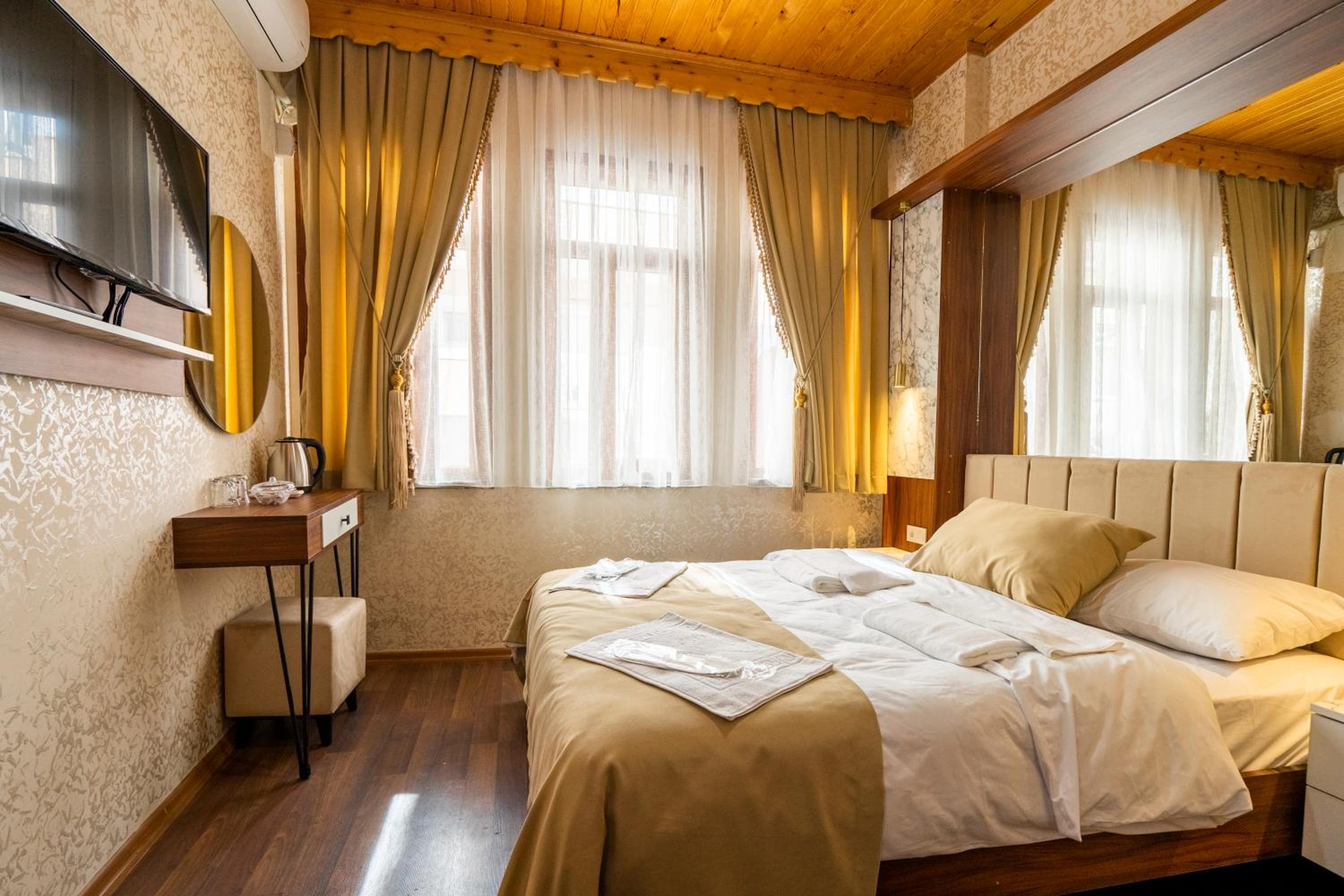 Candy Otel - Image 65