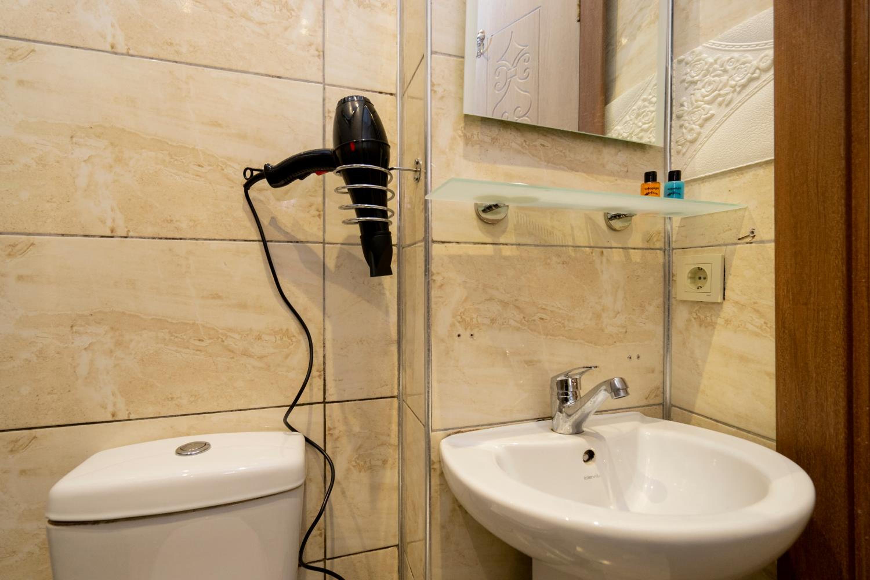 Candy Otel - Image 6