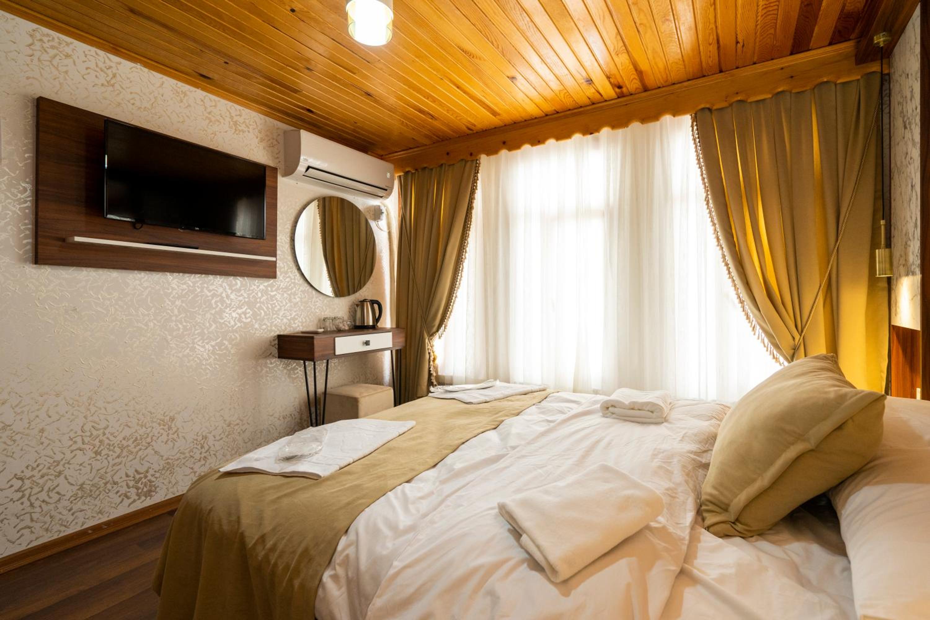 Candy Otel - Image 15