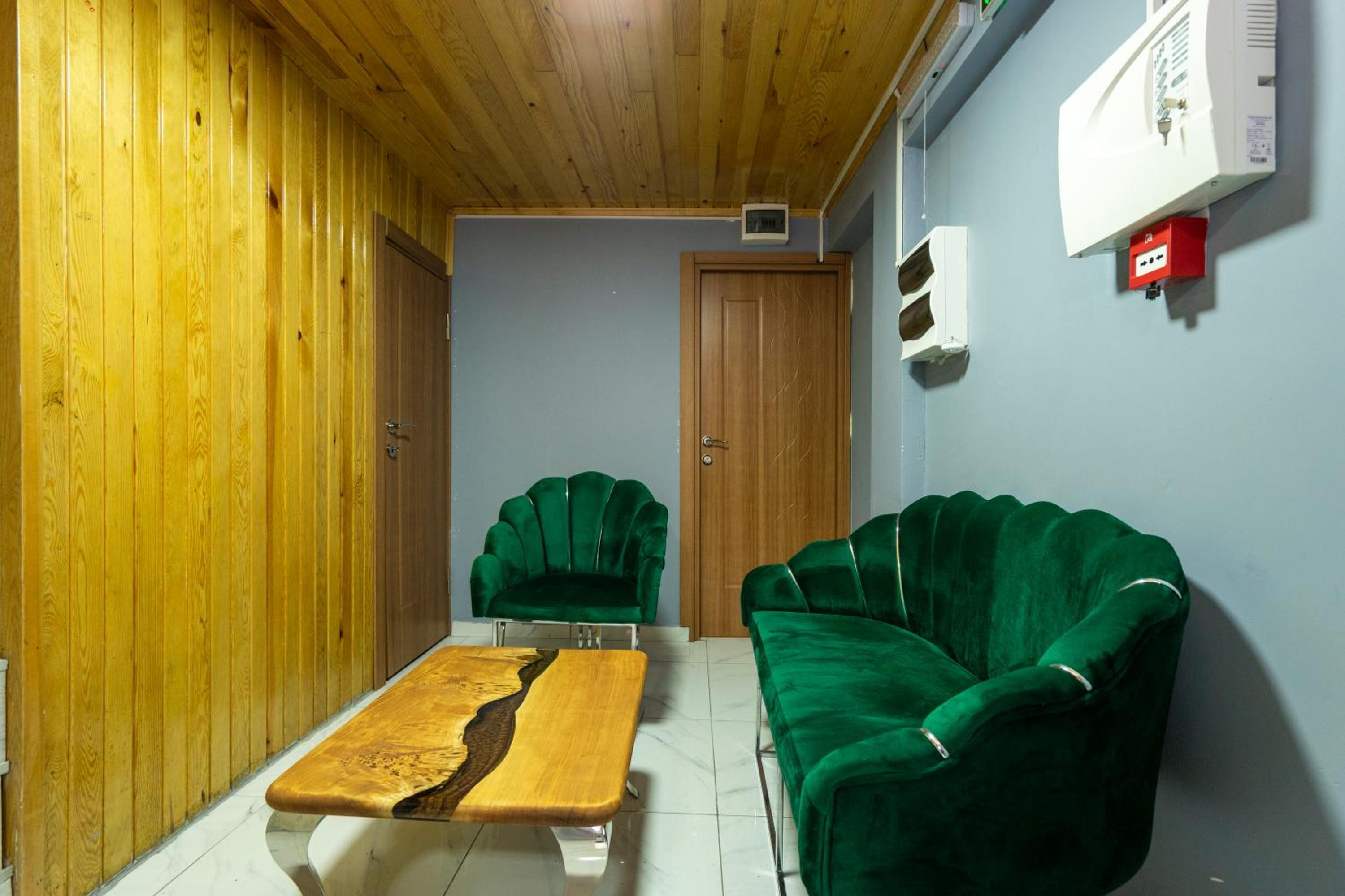 Candy Otel - Image 59