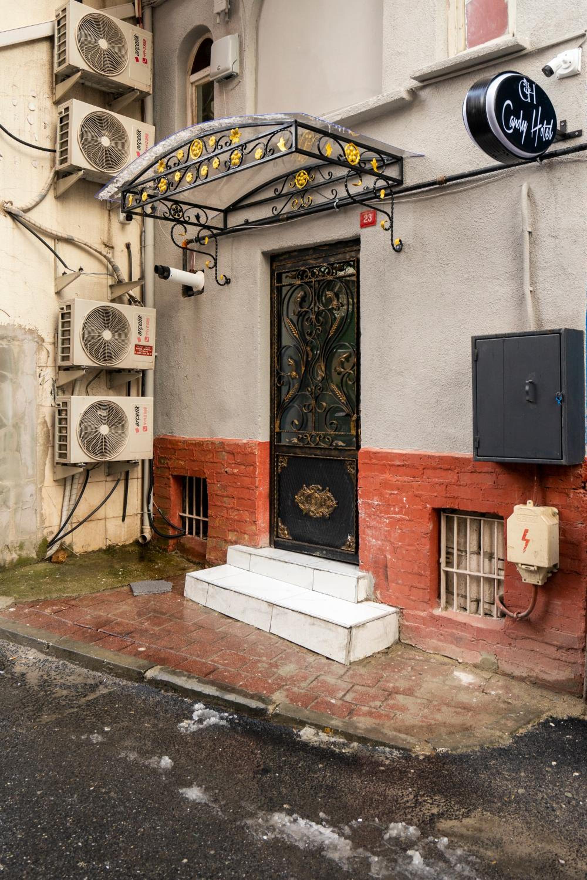 Candy Otel - Image 47