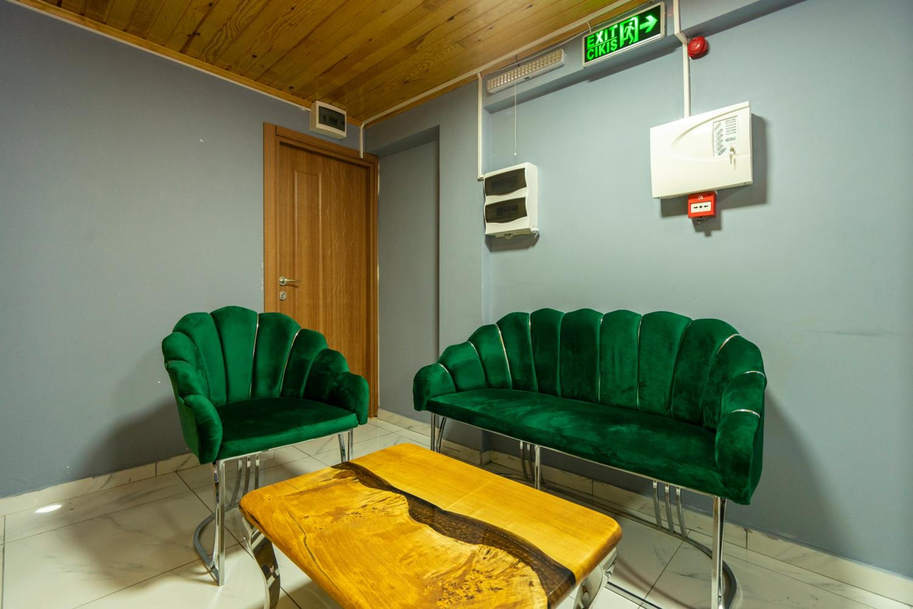 Candy Otel - Image 45