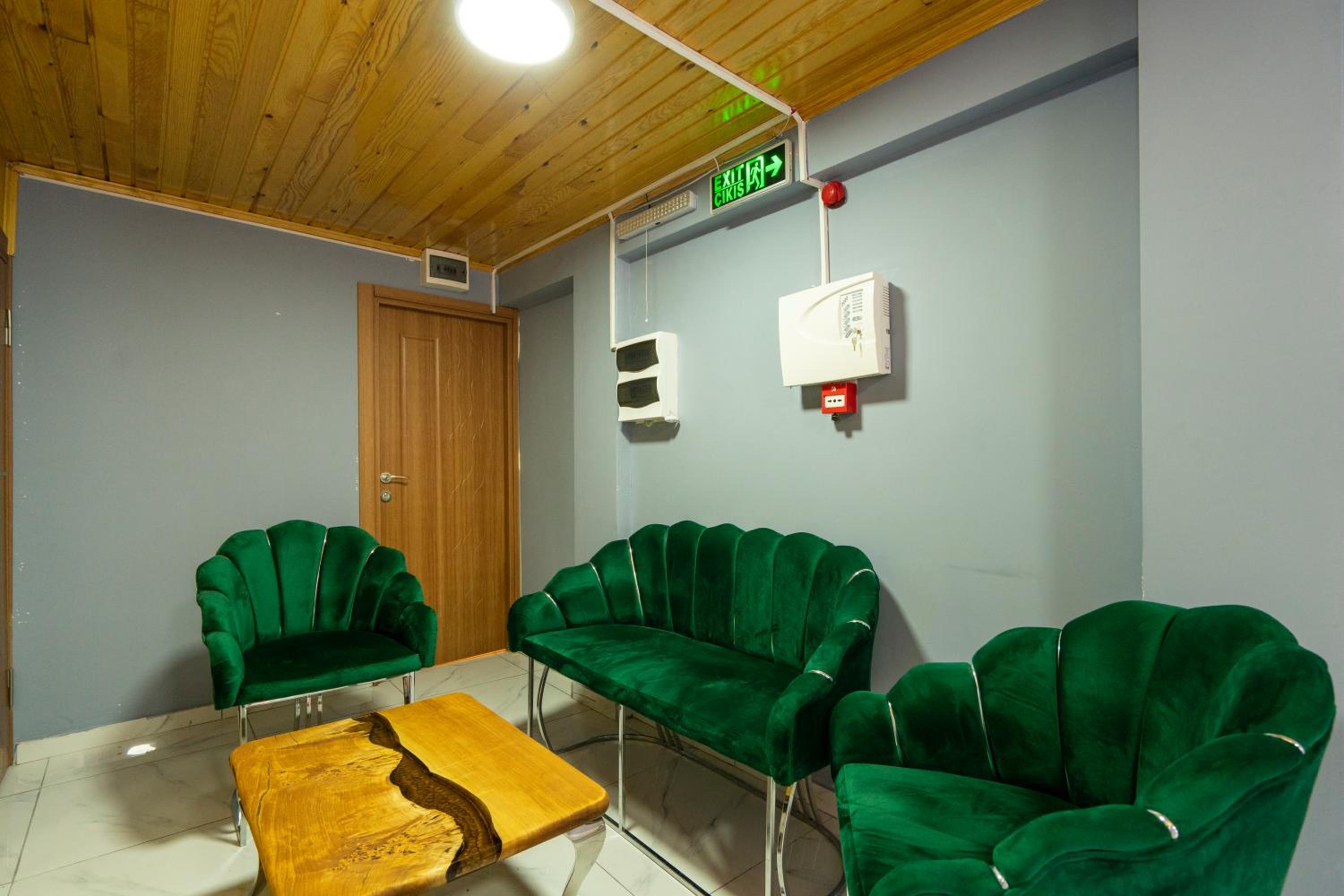 Candy Otel - Image 44