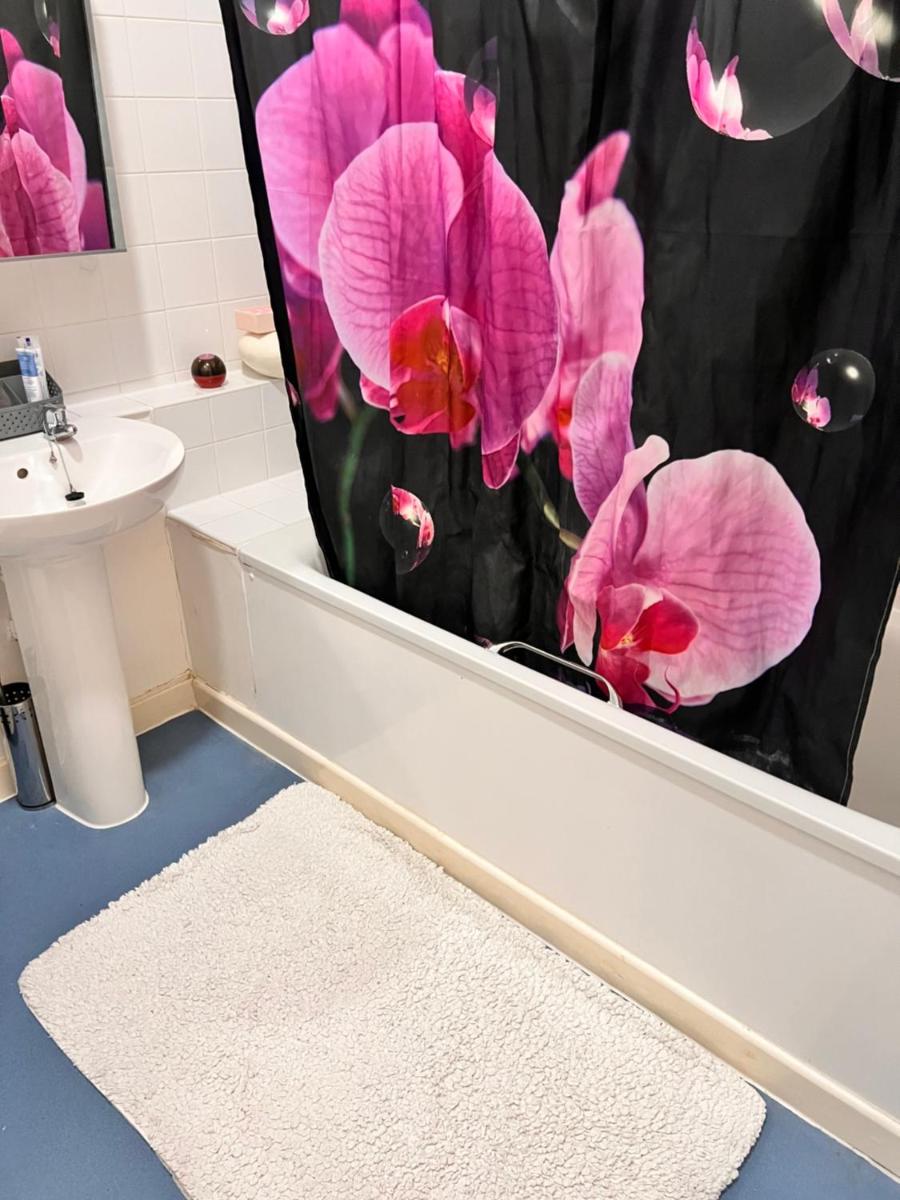 Spacious Double Room in prime location London