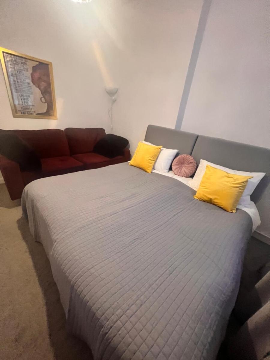 Spacious Double Room in prime location London