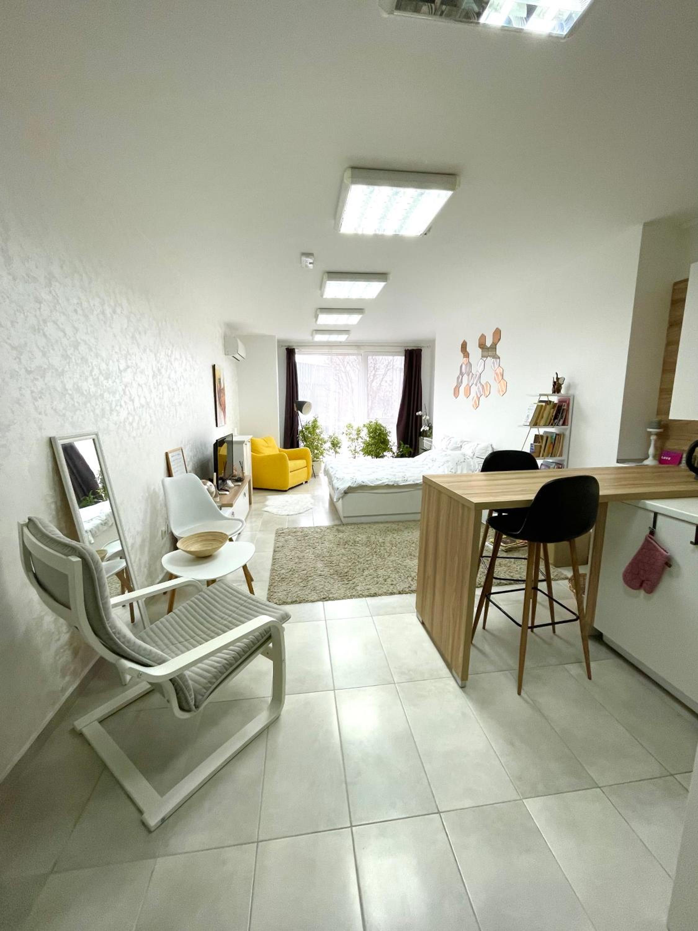 Felicity Super Central Apartment