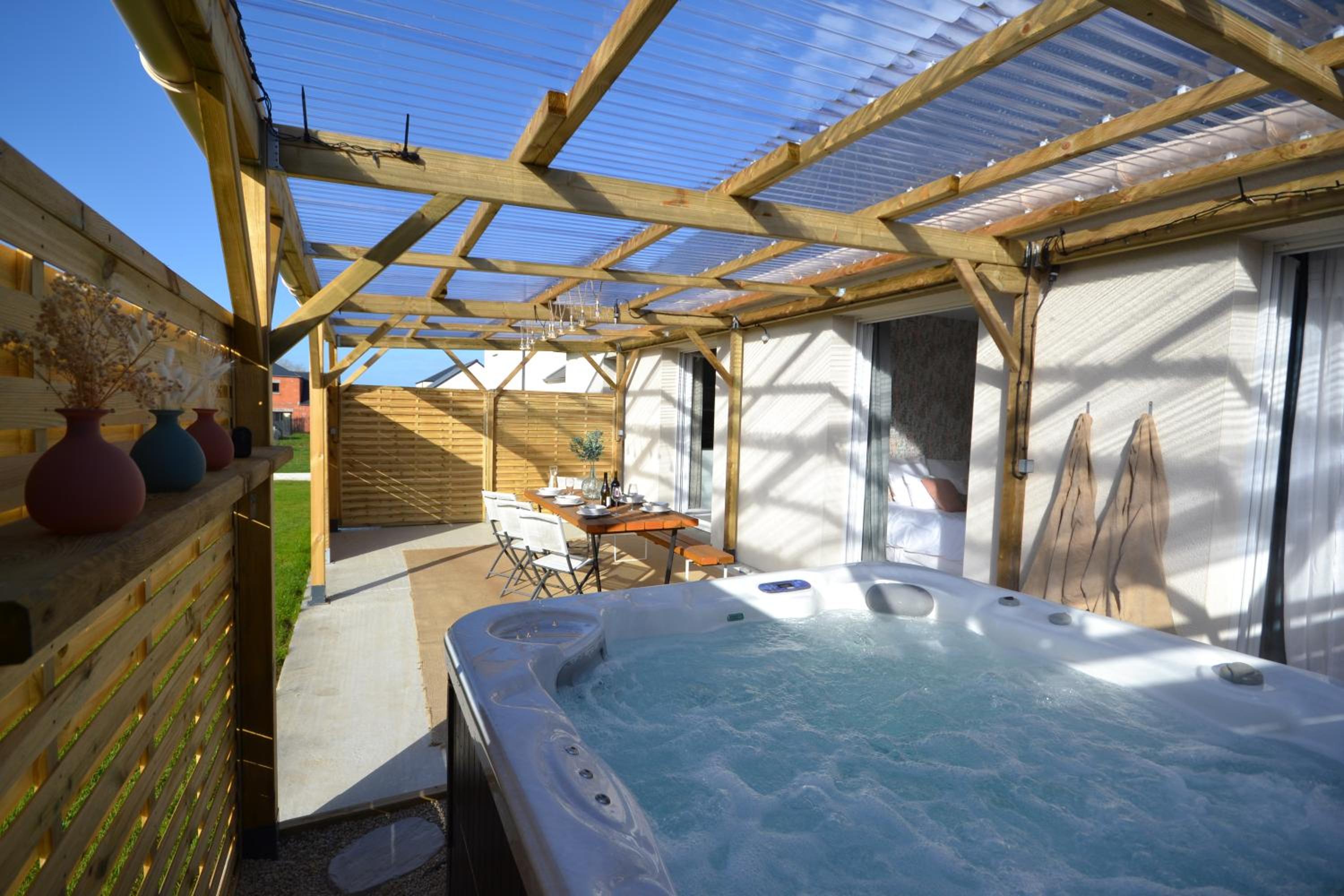 Hotel La Bulle Emeraude, Detente A Deux, En Famille Ou Entre Amis