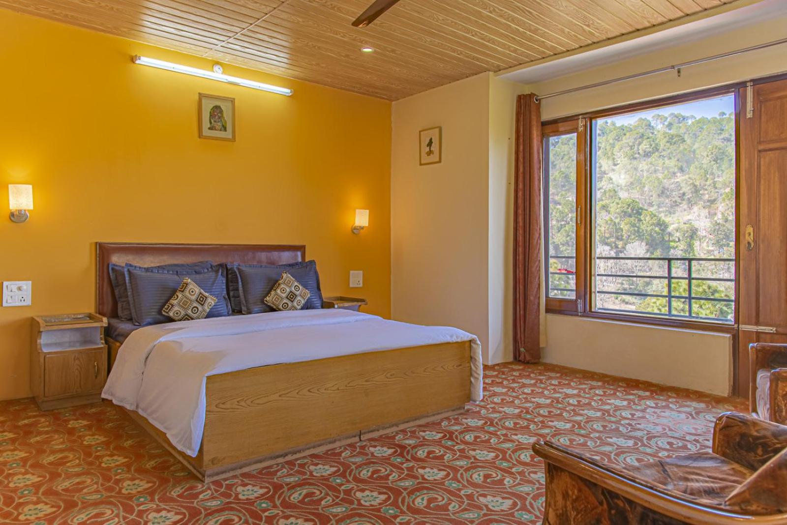 The Green Heights Cottage Kasauli view 5