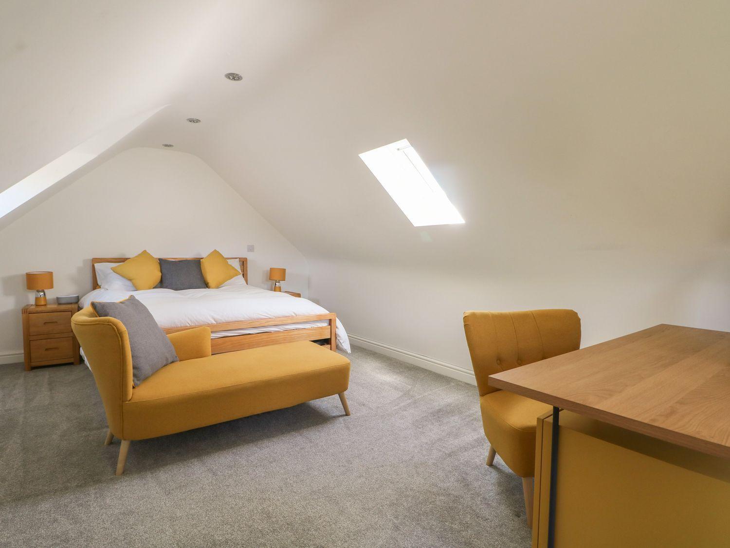 Broadford Barn - Barn conversion in picturesque village view 5
