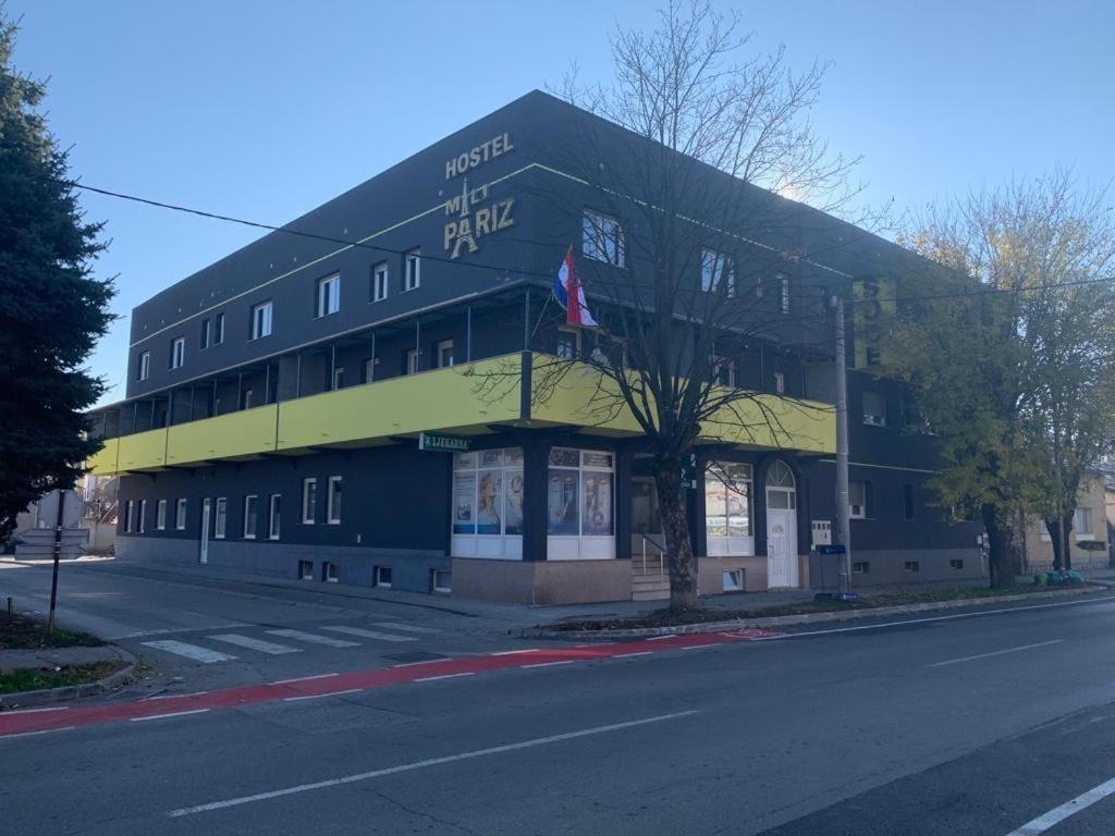 Hotel Hostel Mali Pariz - Image 1